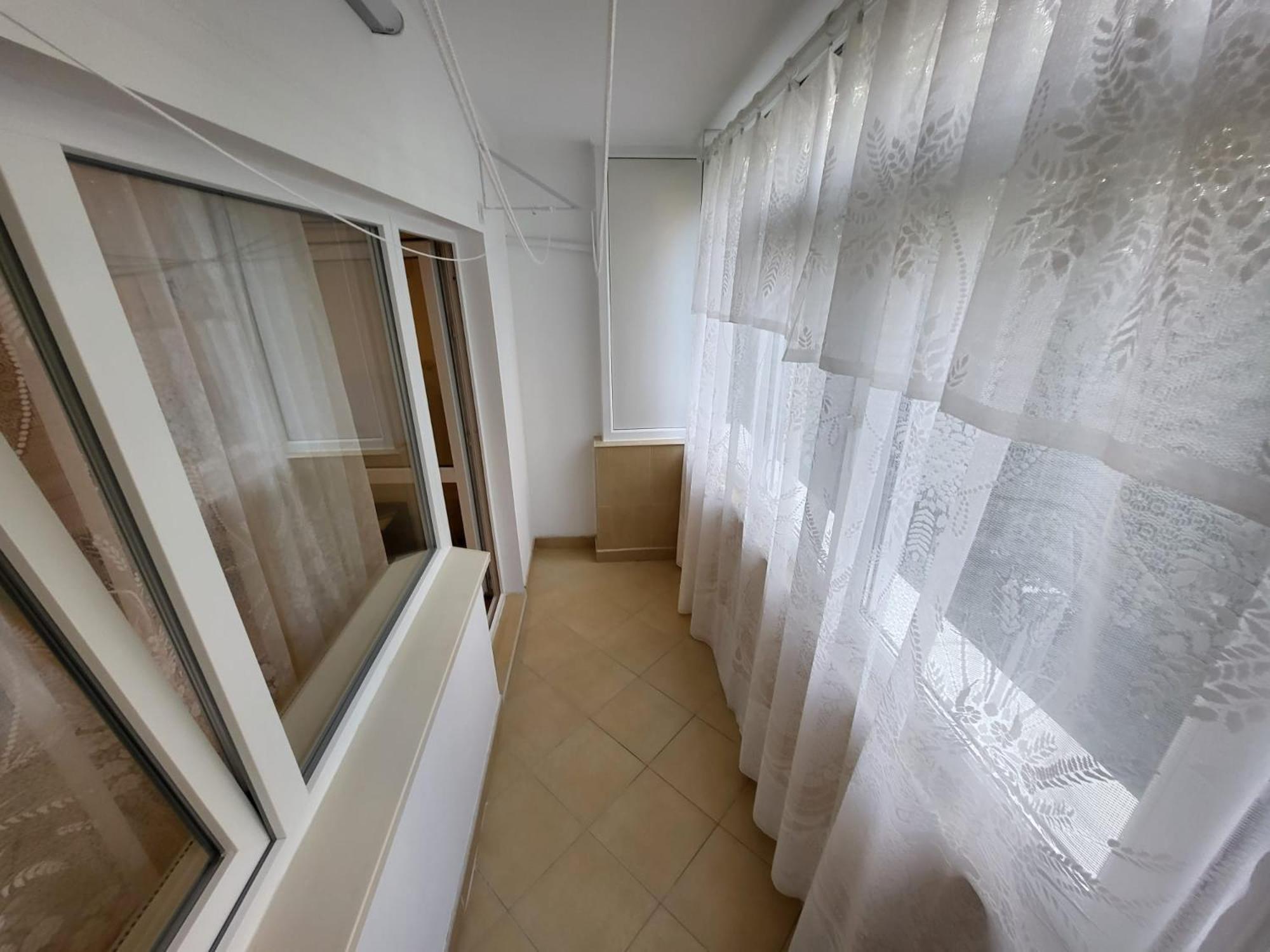 Large And Comfortable Mall Vitan Area Apartment