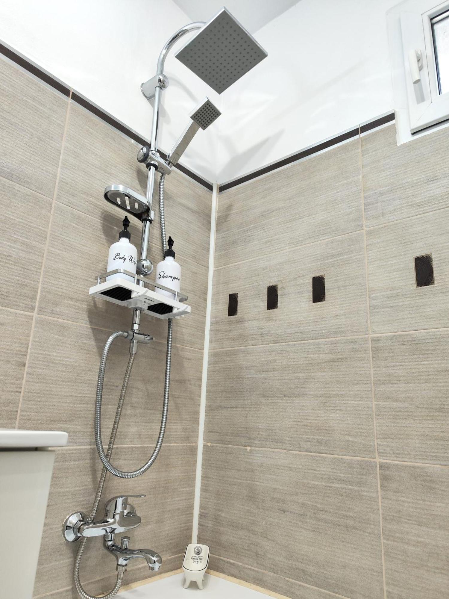 Apartamento Platinum - Cu 3 Camere, 2 Dormitoare, 2 Bai, Bucatarie Complet Utilata, 2 Balcoane Bucareste