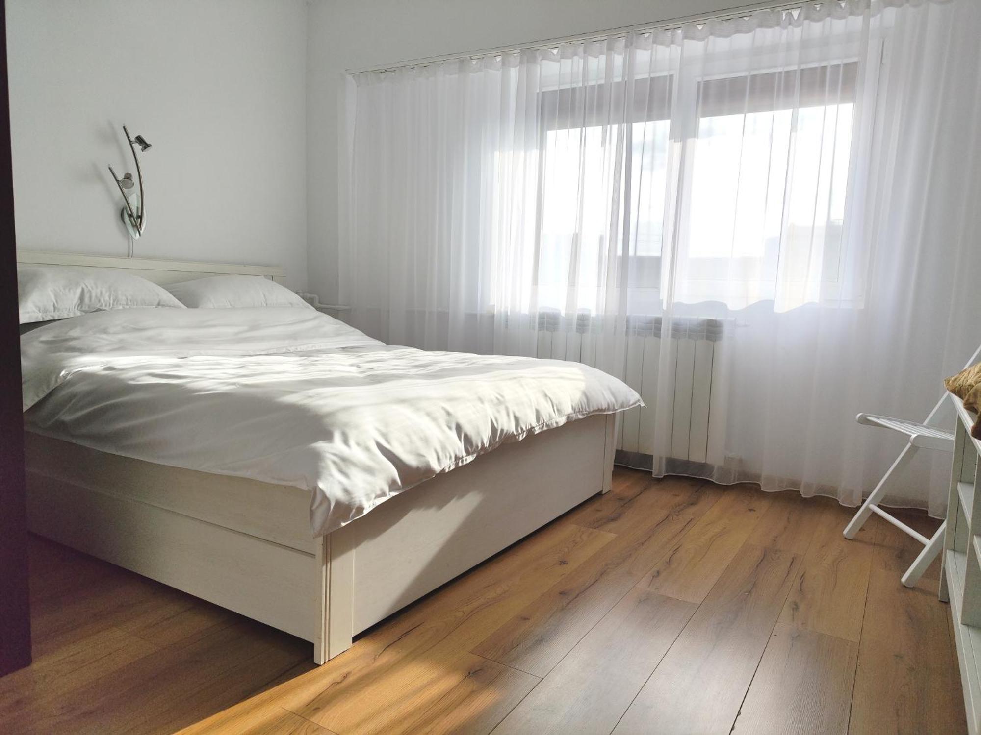 Platinum - Cu 3 Camere, 2 Dormitoare, 2 Bai, Bucatarie Complet Utilata, 2 Balcoane Apartamento