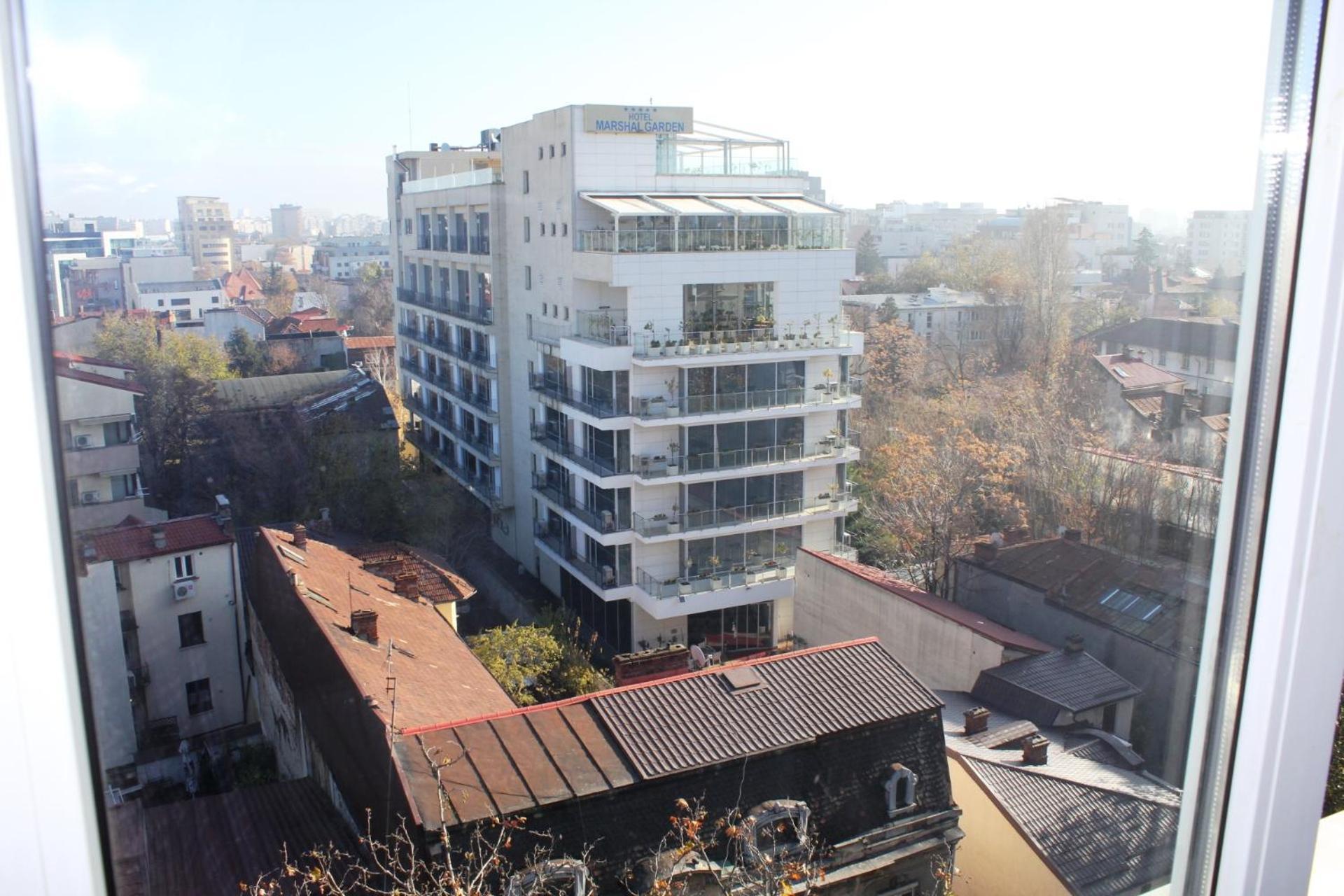 Modern Center 2 * Bucureşti