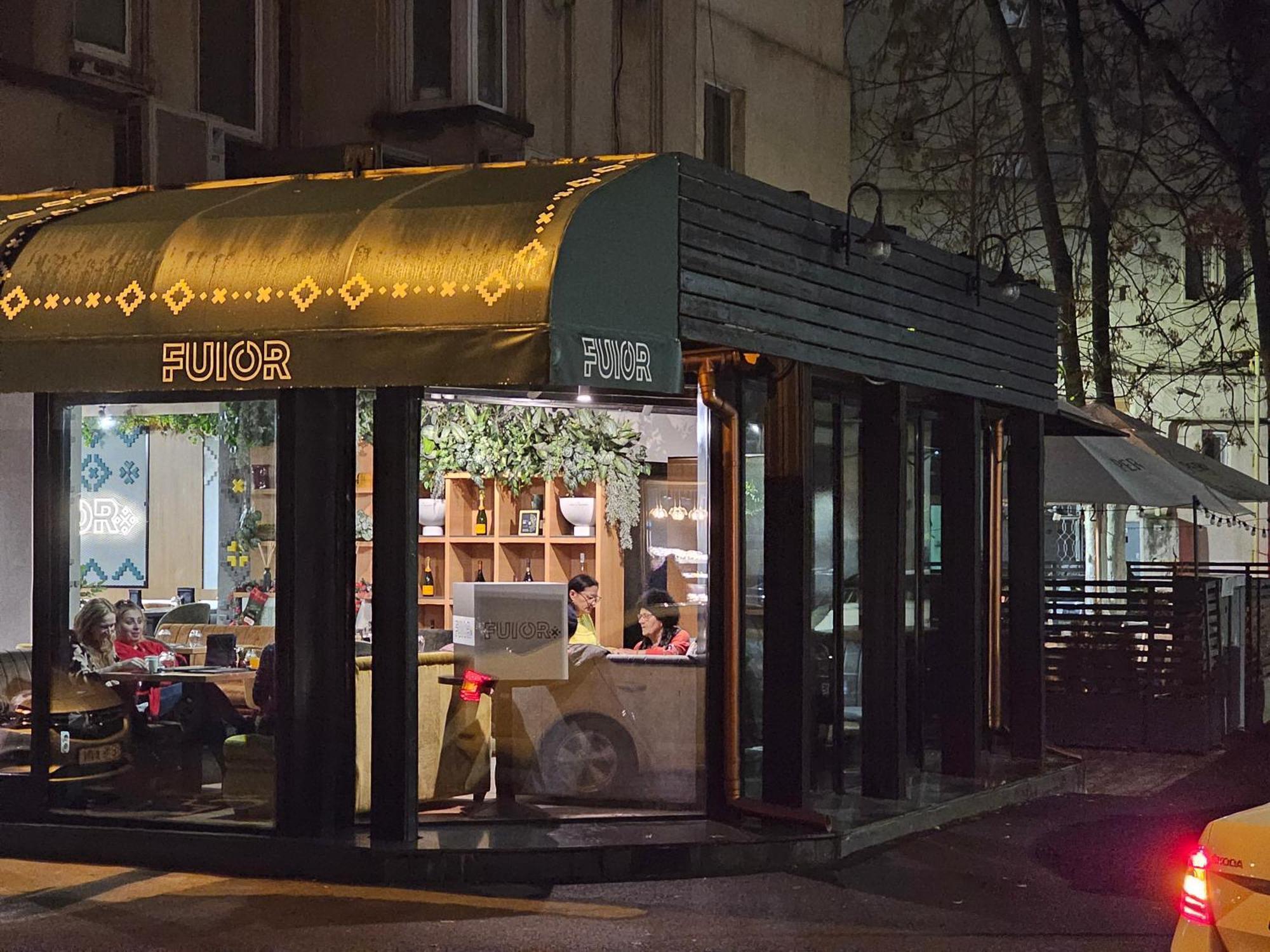 Acomodação com café da manhã  Private At Ceausescu's Place In Old Unirii Square *
