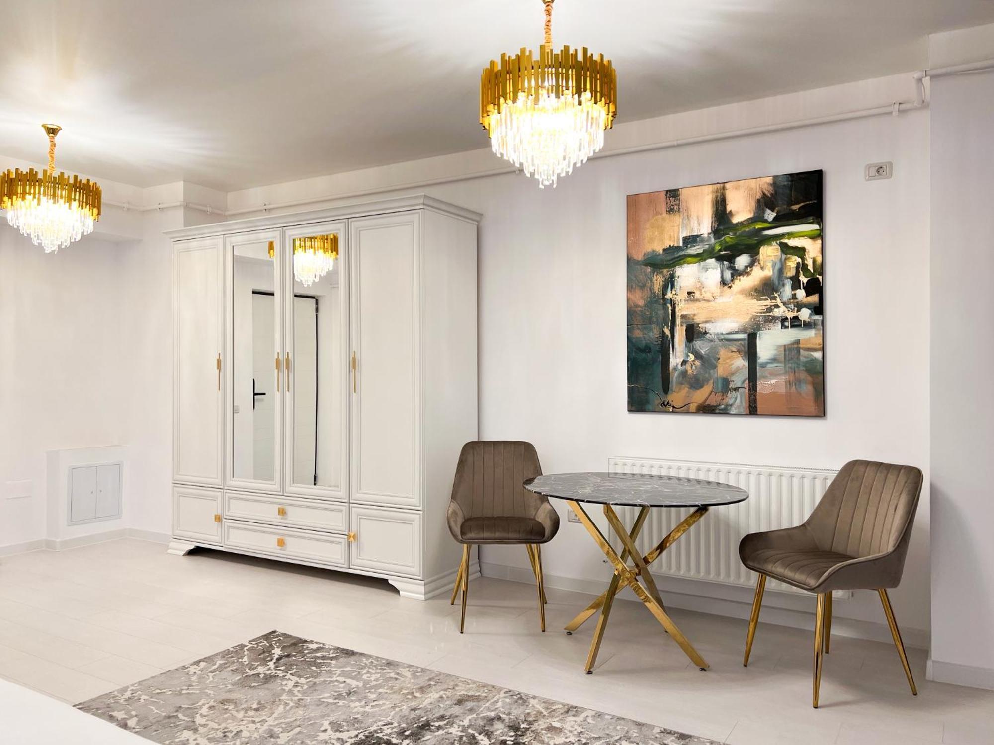 Happy - Near Arenas & Unirii - Rh Living Apartament