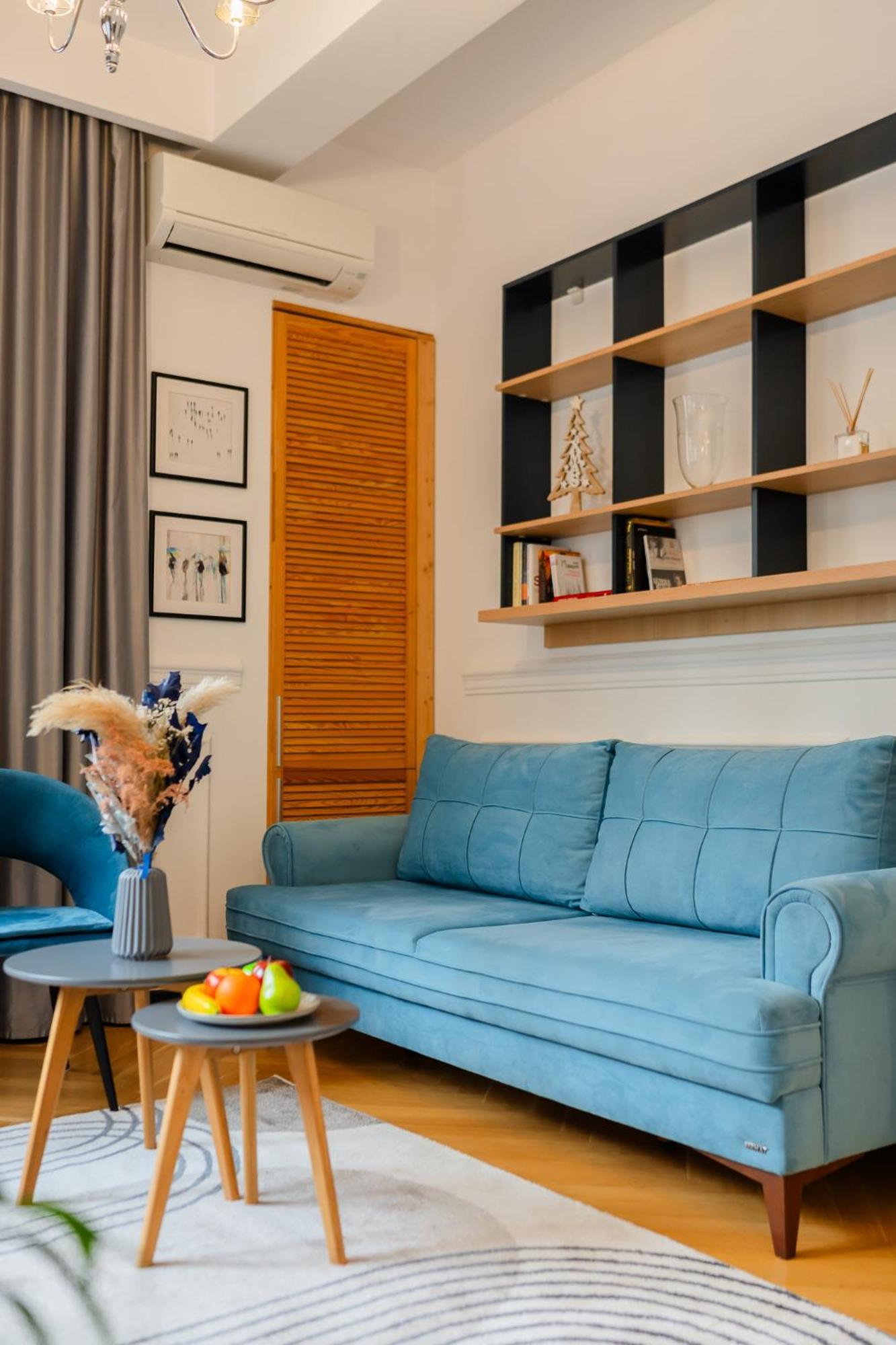 Historic Charm Meets Modern Comfort: Athenaeum 2br Apartment Bucharest