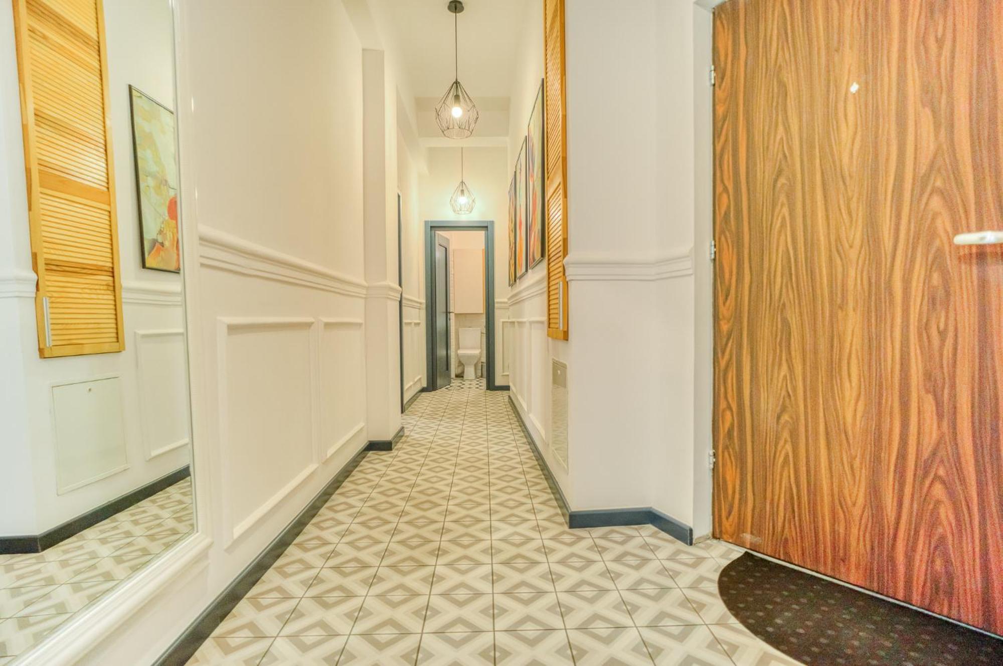 Historic Charm Meets Modern Comfort: Athenaeum 2br Apartment *
