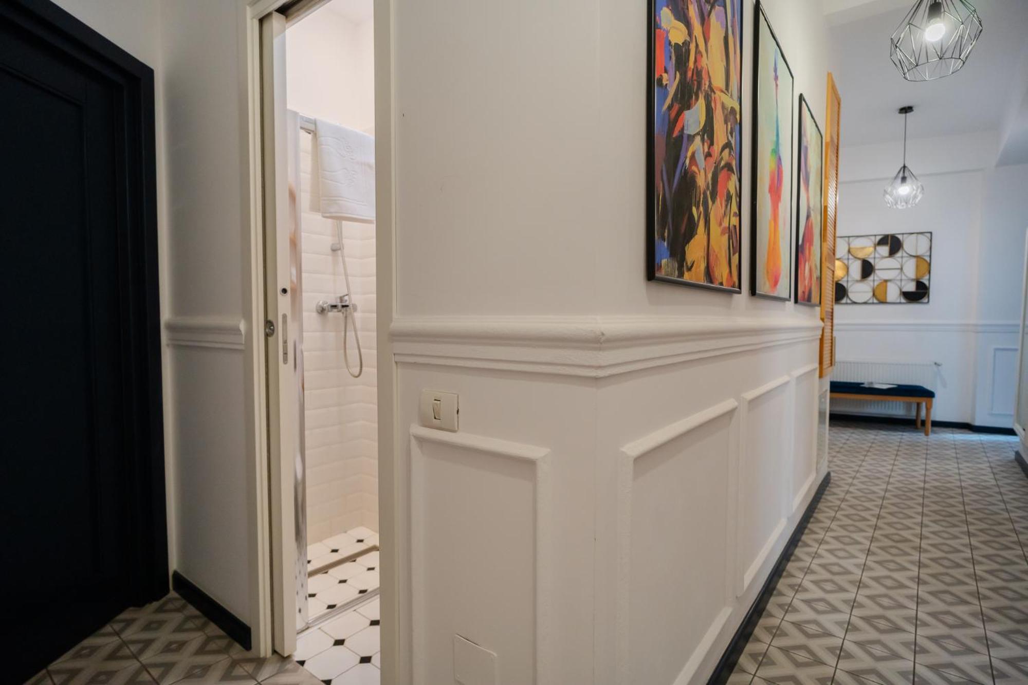 Historic Charm Meets Modern Comfort: Athenaeum 2br *
