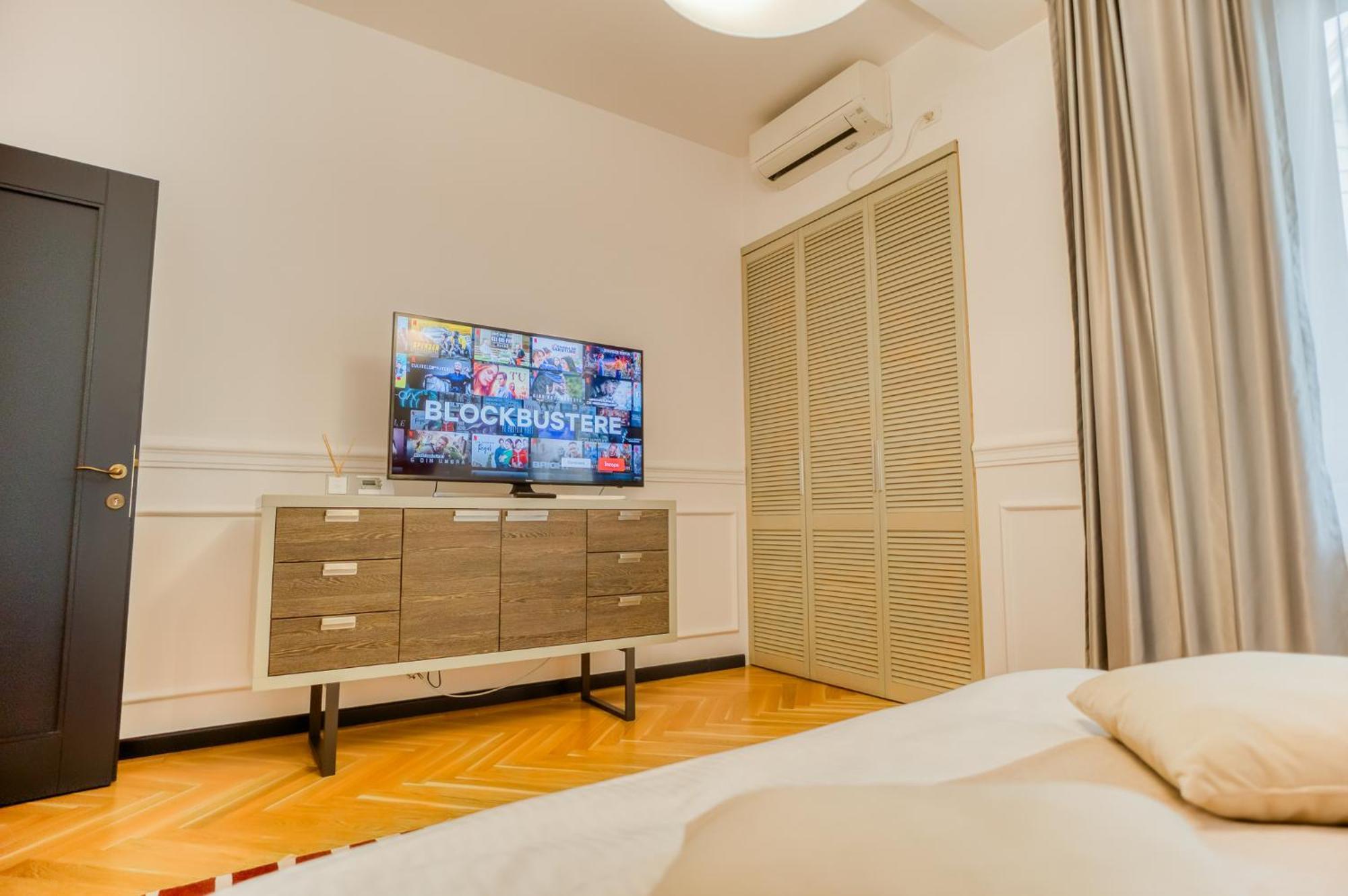 Historic Charm Meets Modern Comfort: Athenaeum 2br Bucharest