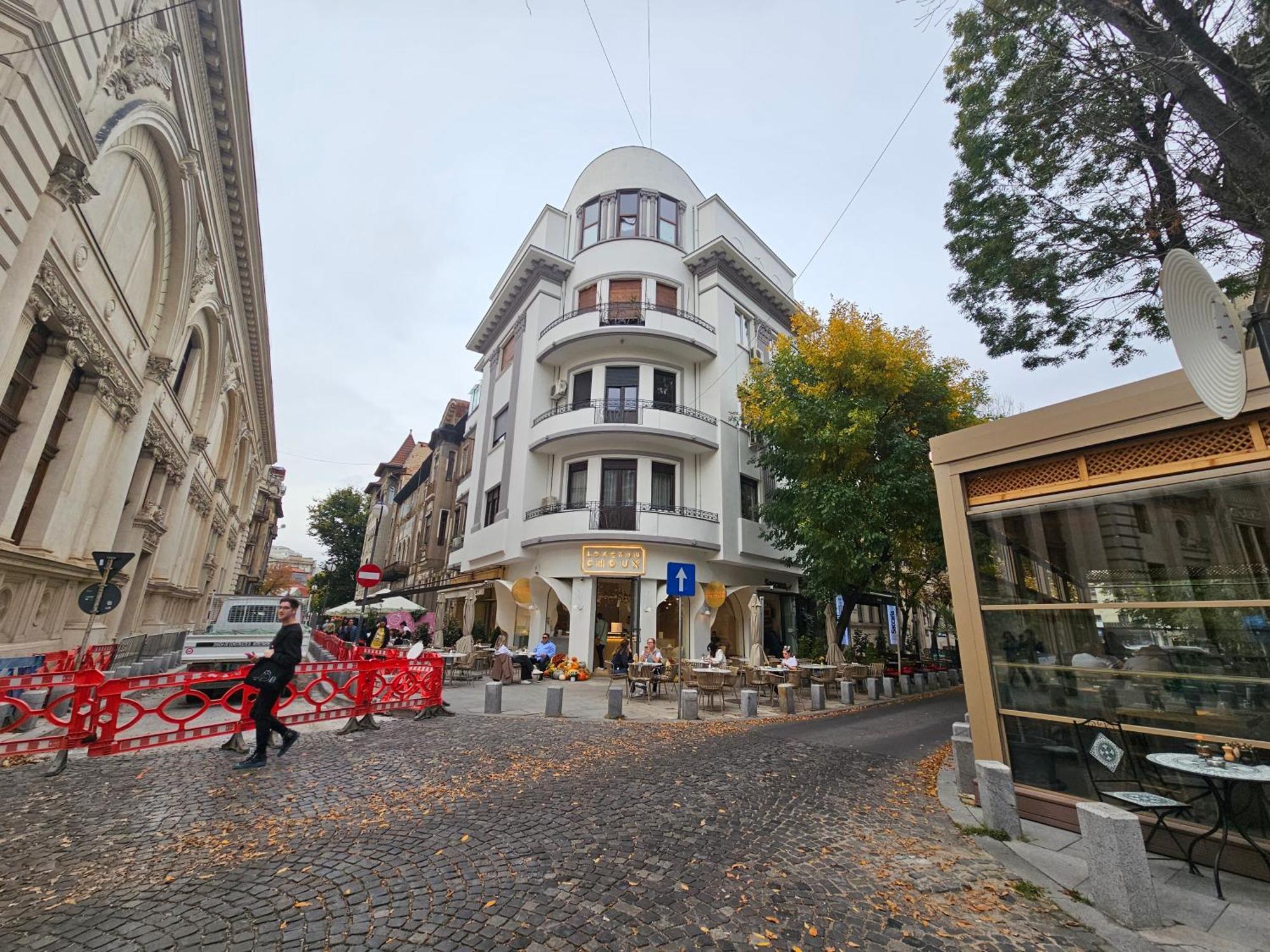 Historic Charm Meets Modern Comfort: Athenaeum 2br Apartment *