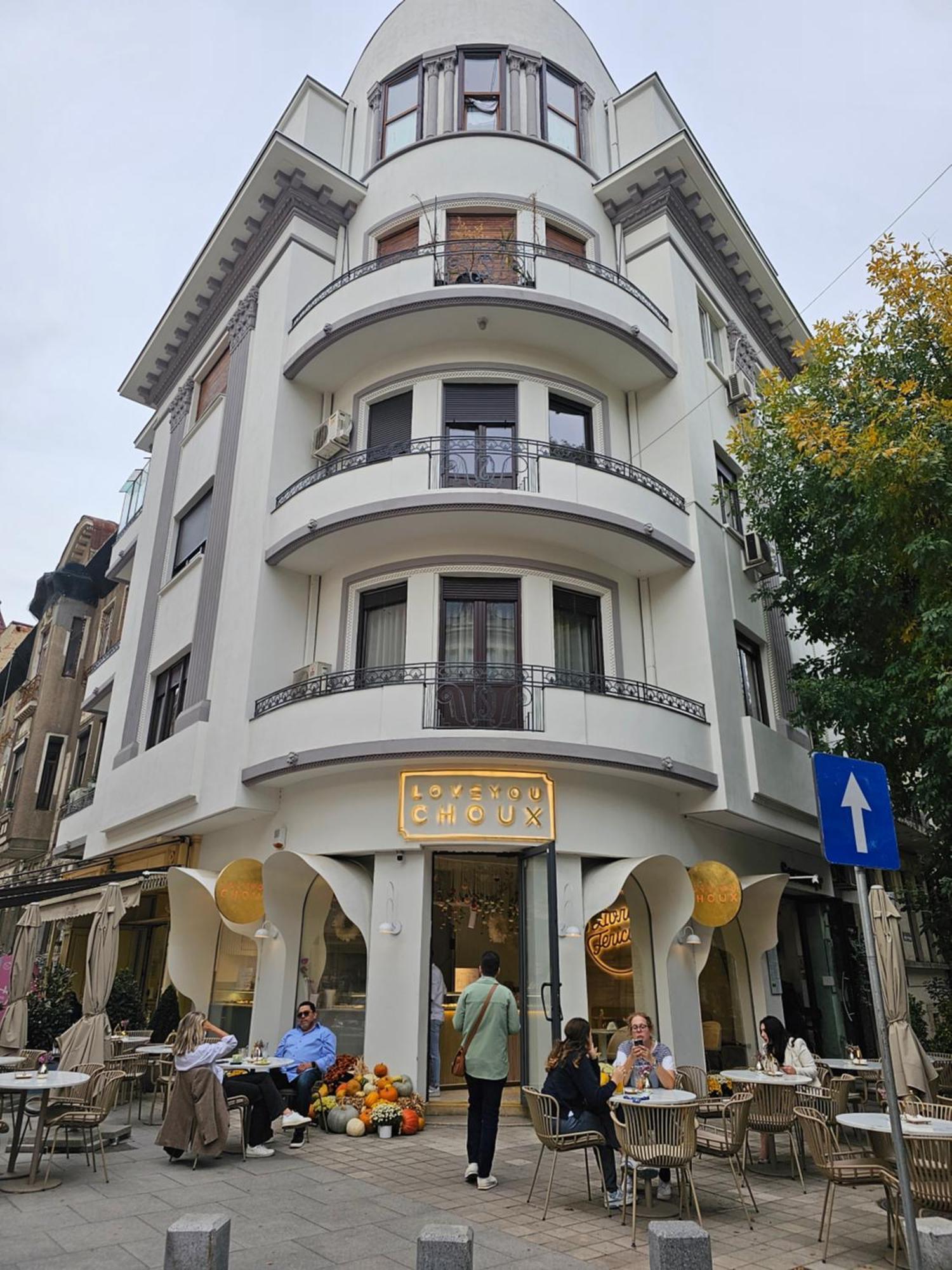 Historic Charm Meets Modern Comfort: Athenaeum 2br Apartment *