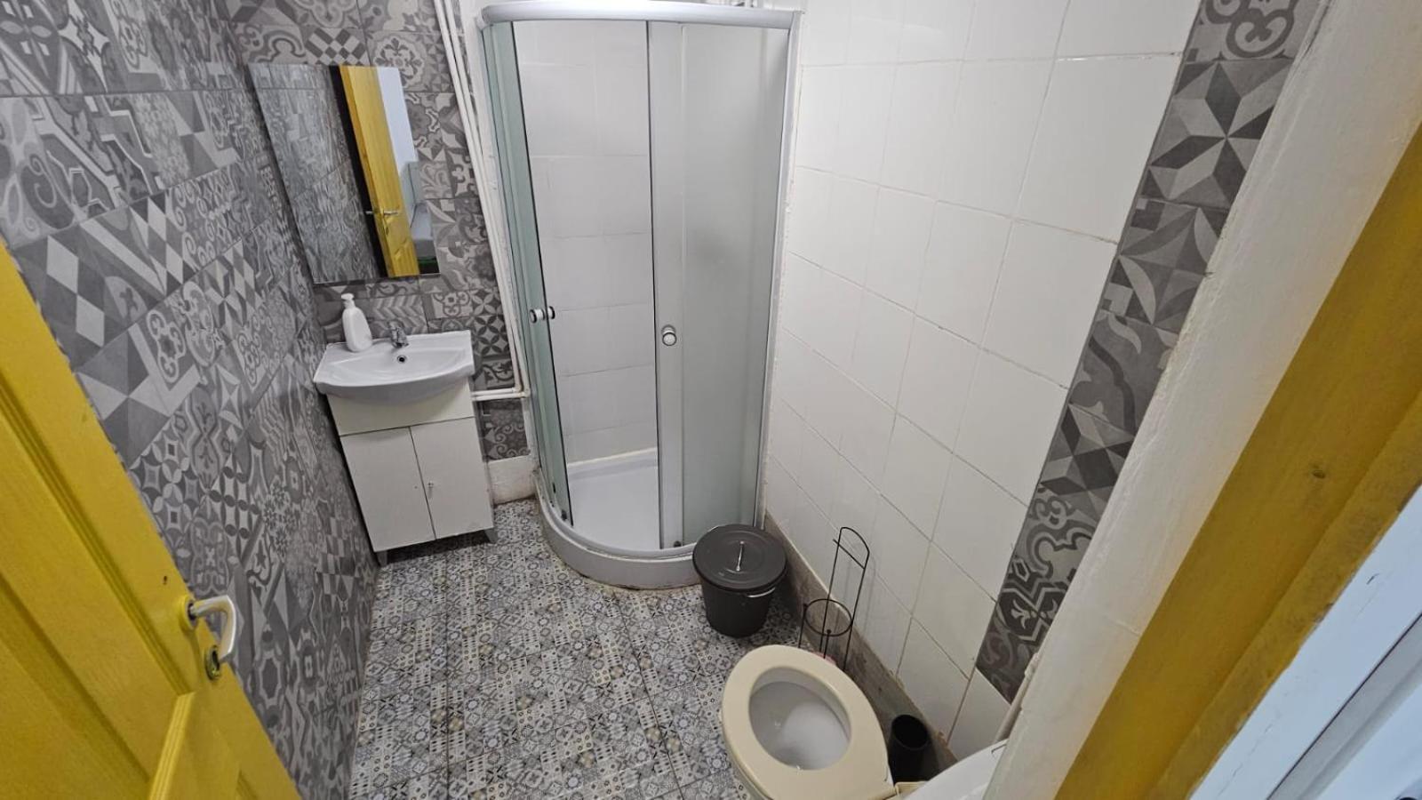 Gara De Nord-banat-4-you Albergue