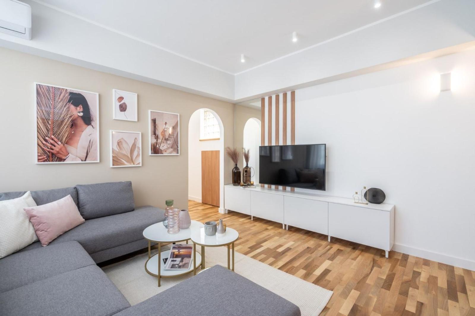 Old Town Bucharest, Lovely 2 Bedrooms Apartment *