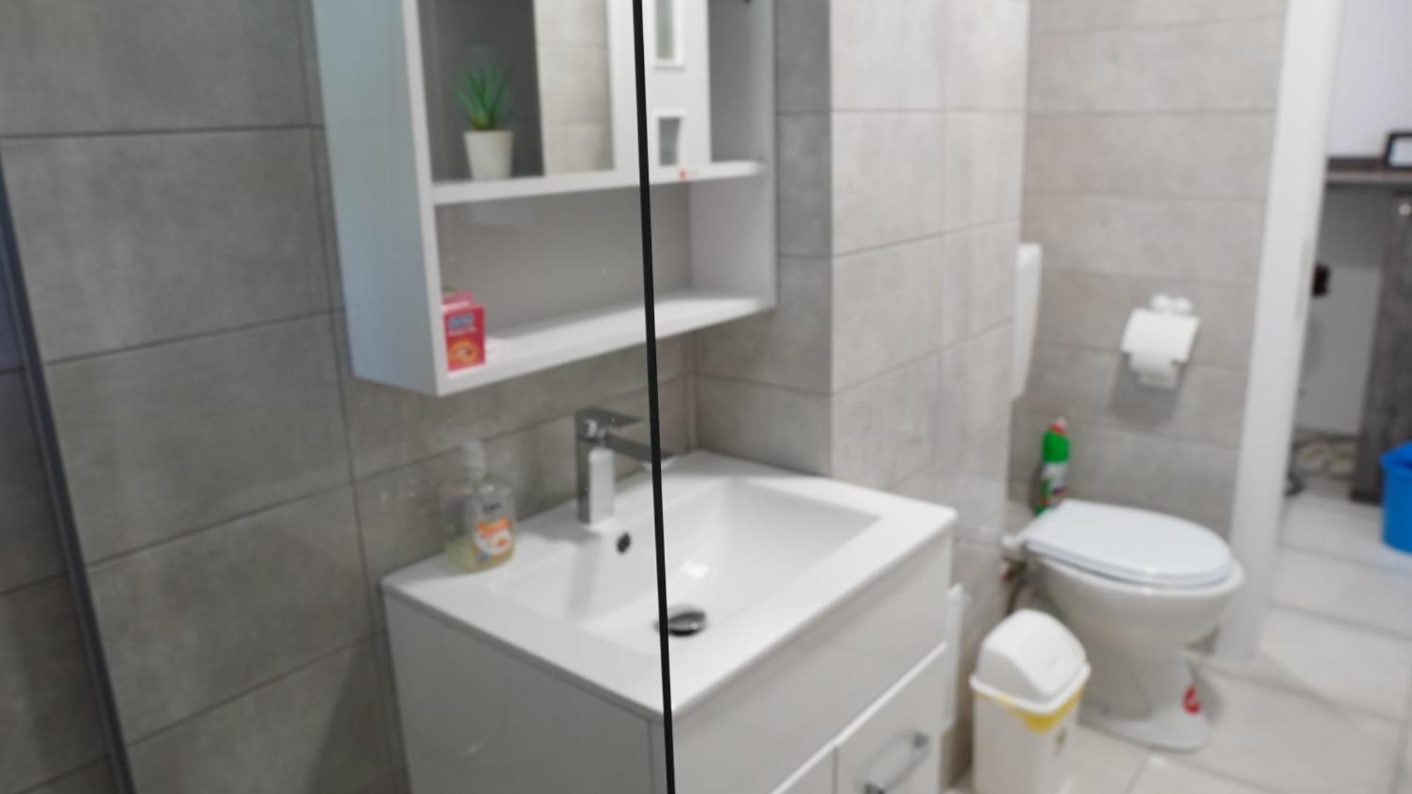Luxury / M Romancierilor * Bucureşti