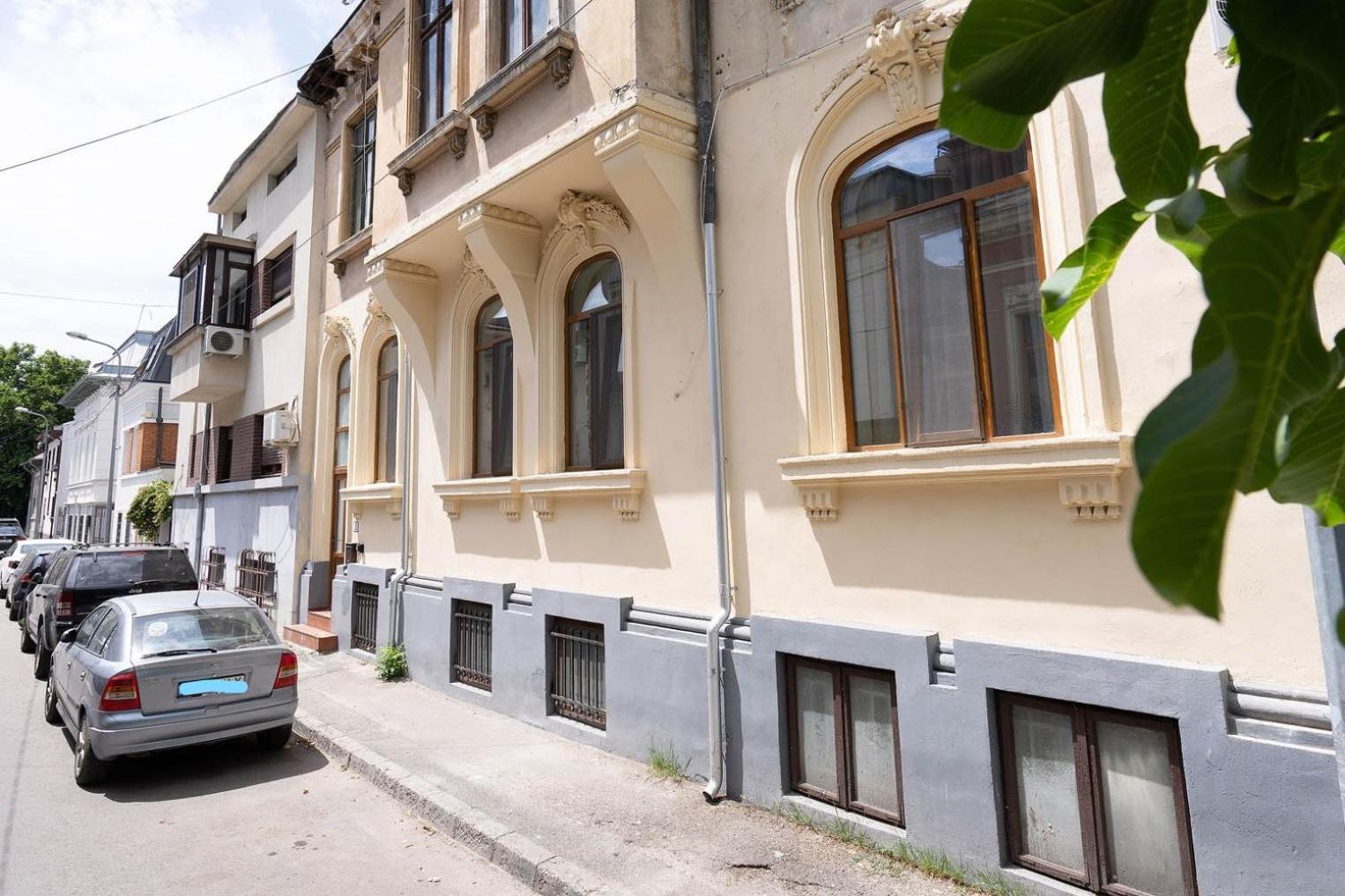 The- Point- 3br Bright Cloud Apartment Bucharest