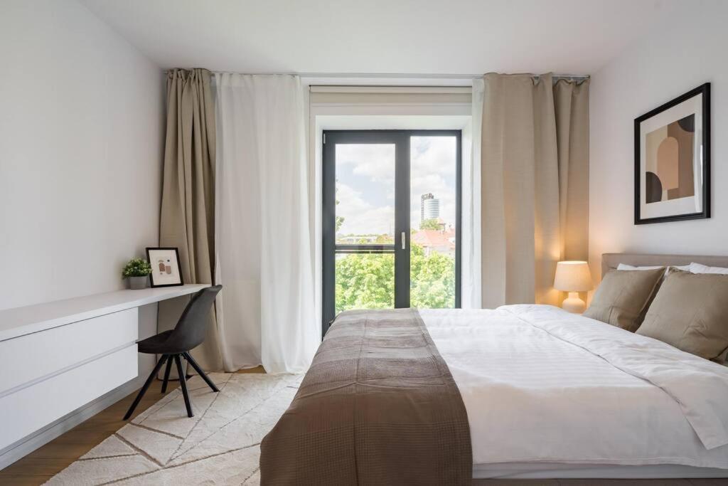 Luxurious New Penthouse + Parking Bucharest