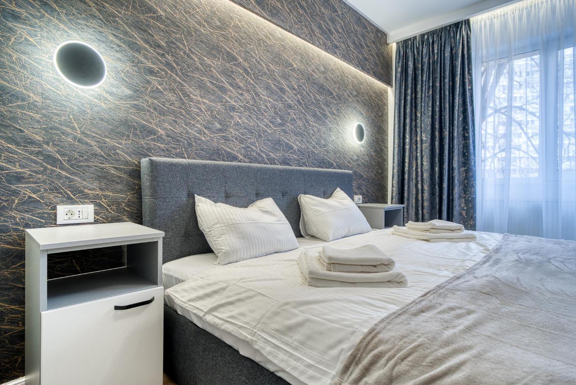 Chic Retreat: Newly Renovated 1br *