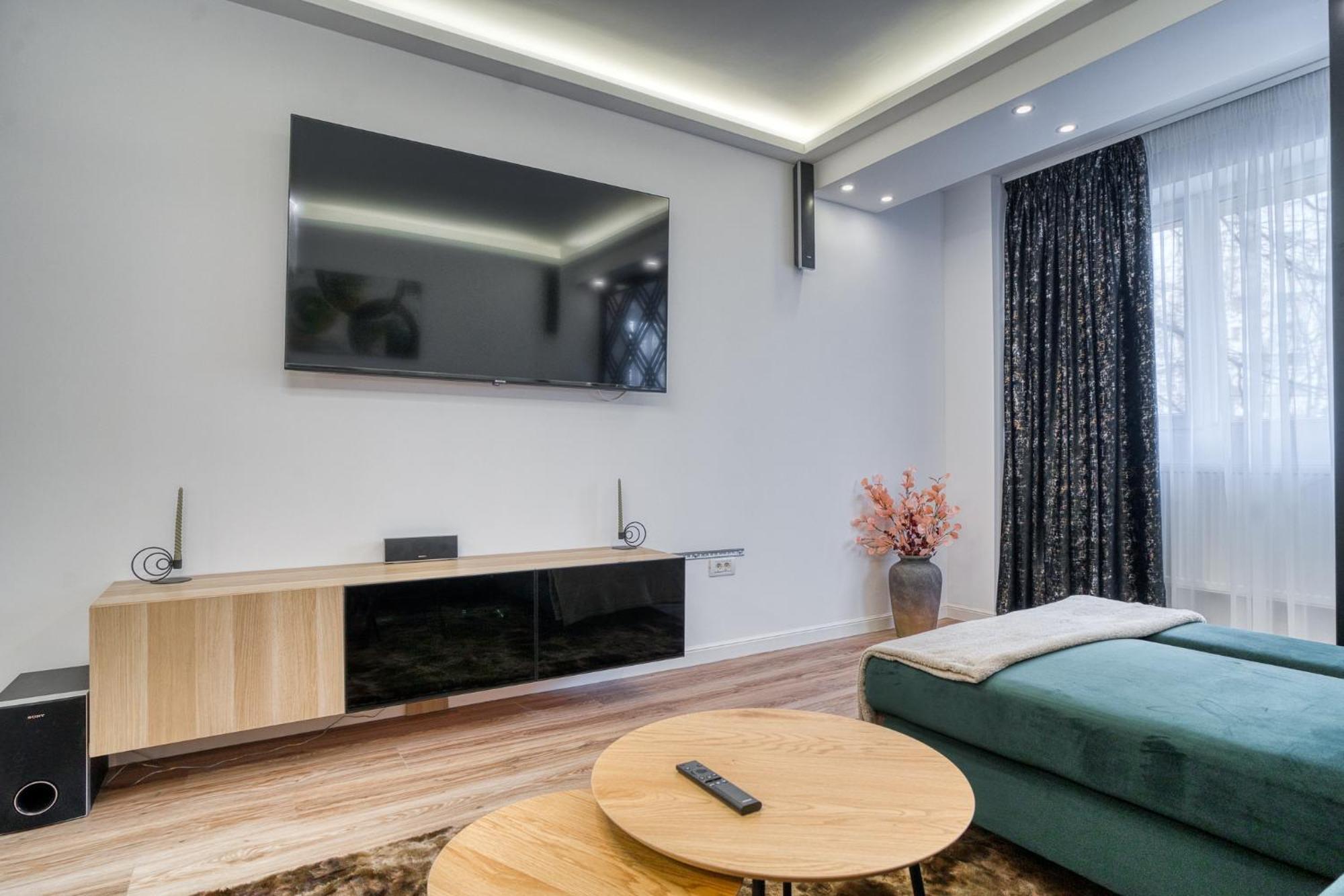 Chic Retreat: Newly Renovated 1br Apartament *