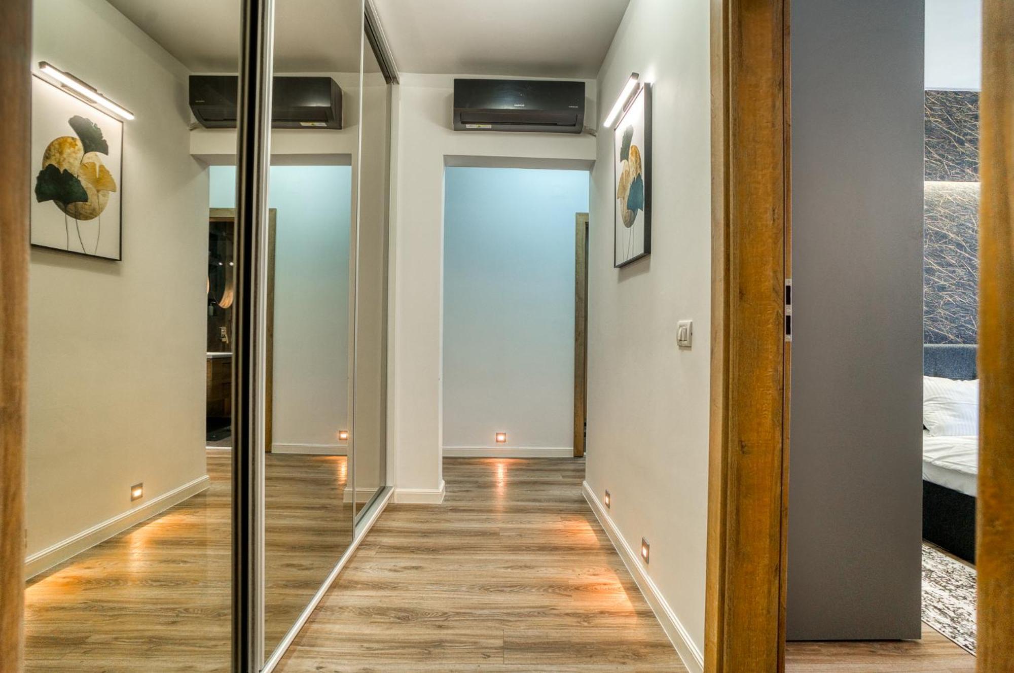 Chic Retreat: Newly Renovated 1br Apartament Bucureşti