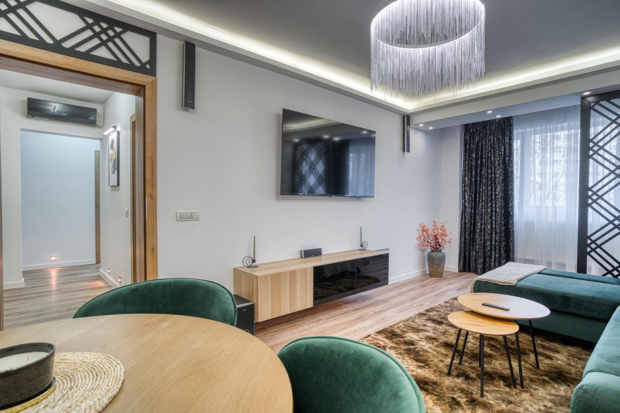 Chic Retreat: Newly Renovated 1br * Bucureşti