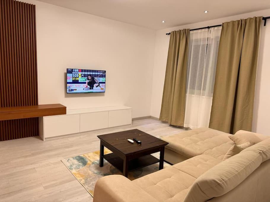 Rin Grand Apt. Nou