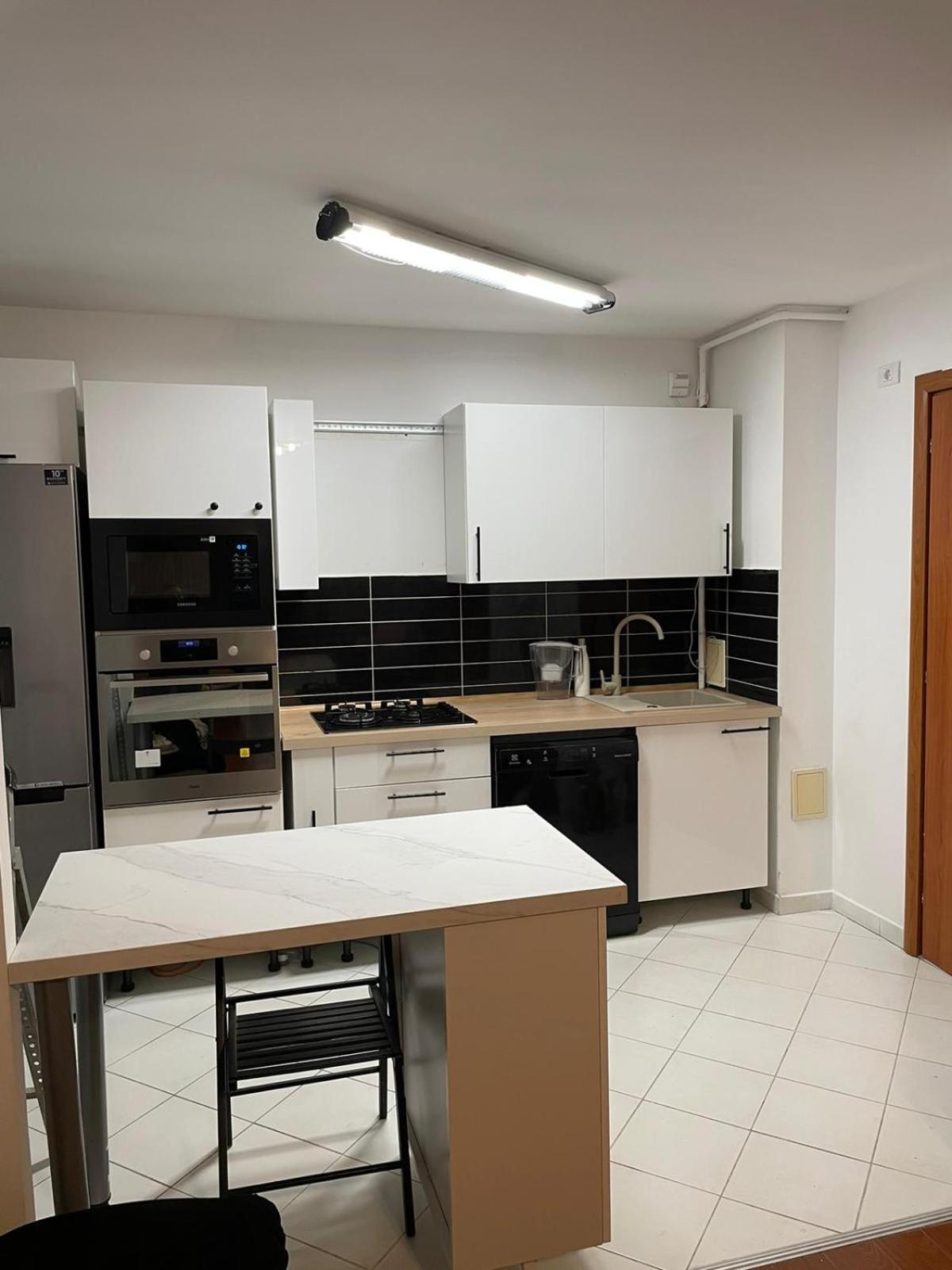 Apartment 3 Bedrooms *