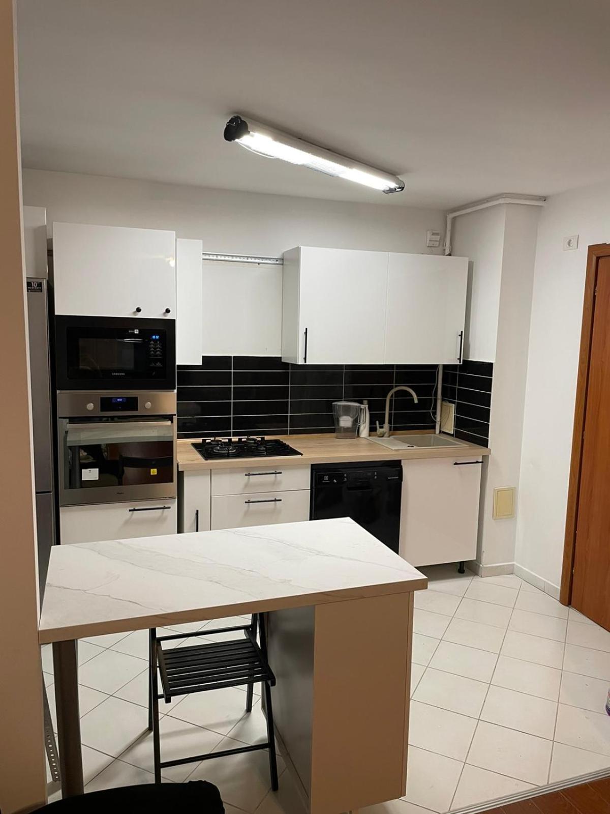 Apartment 3 Bedrooms *