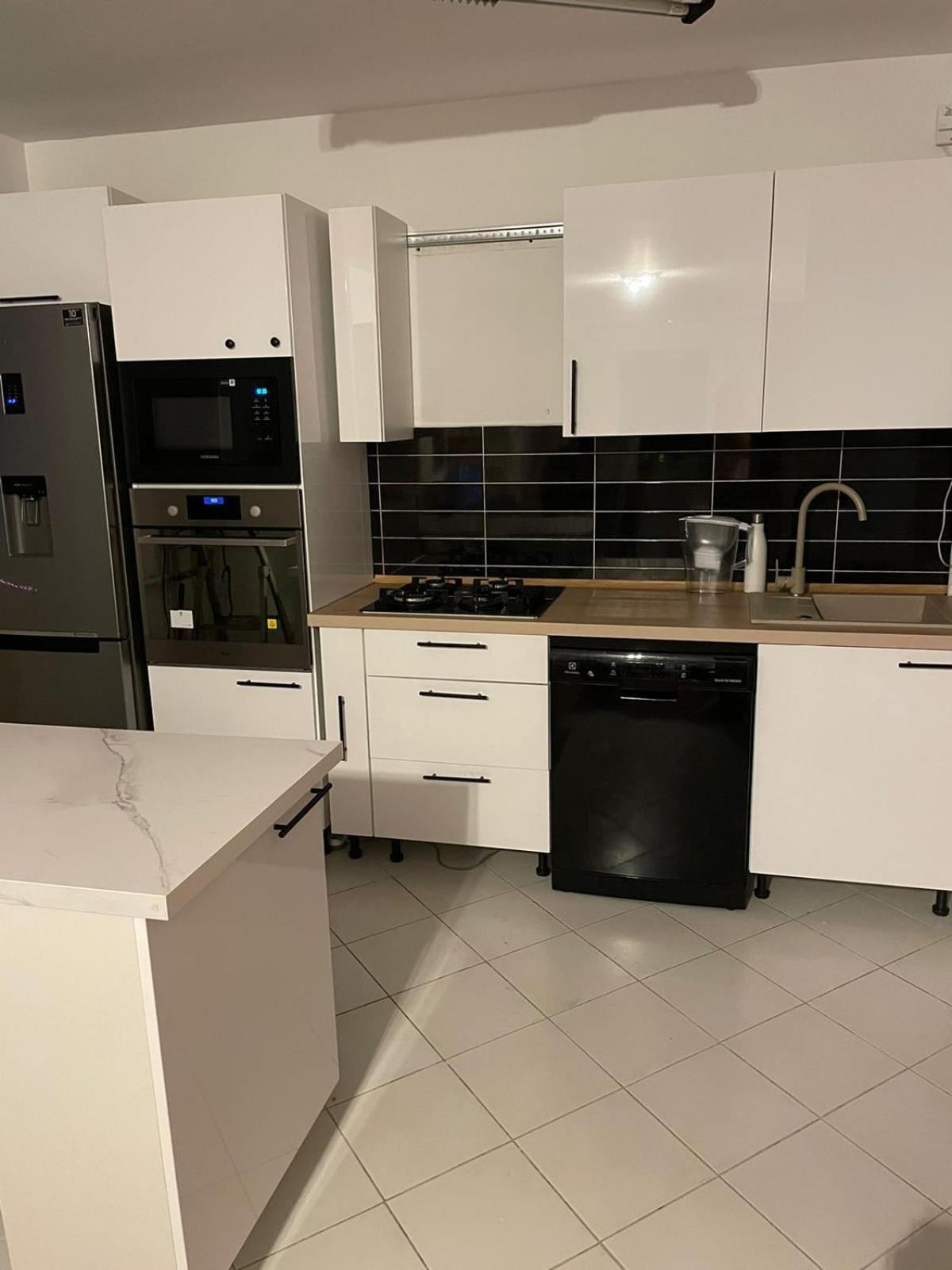 Apartment 3 Bedrooms Bucharest