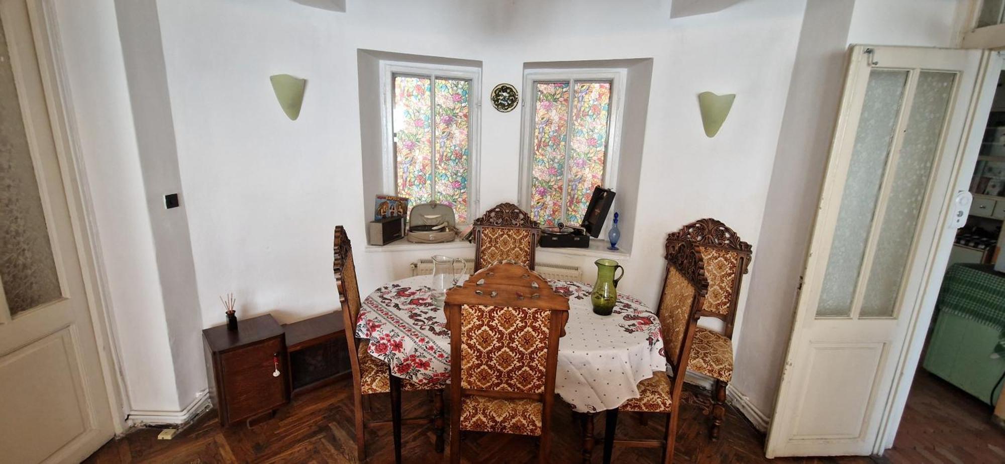 Apartamento Domum - The Comunist