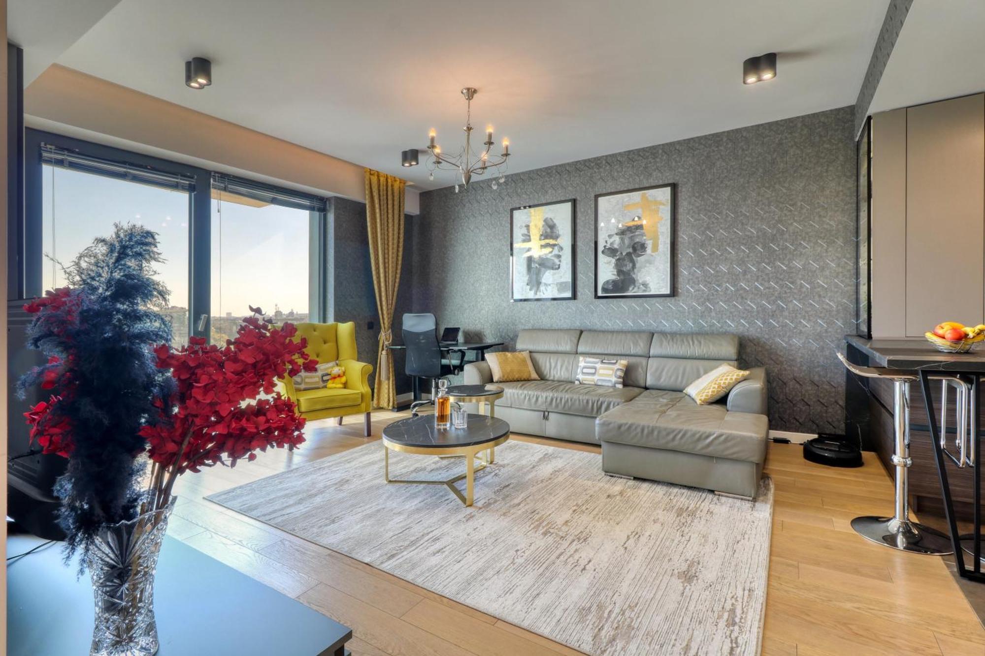 Prestige Views: Luxury Retreat *