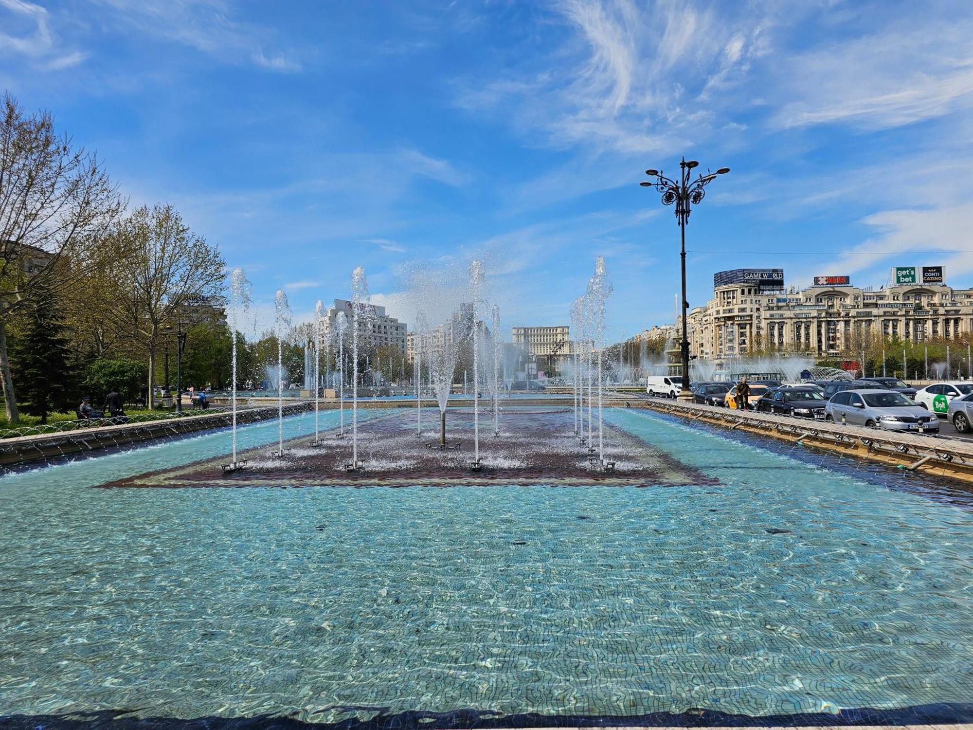 Private At Ceausescu's Place In Old Unirii Square Bucareste