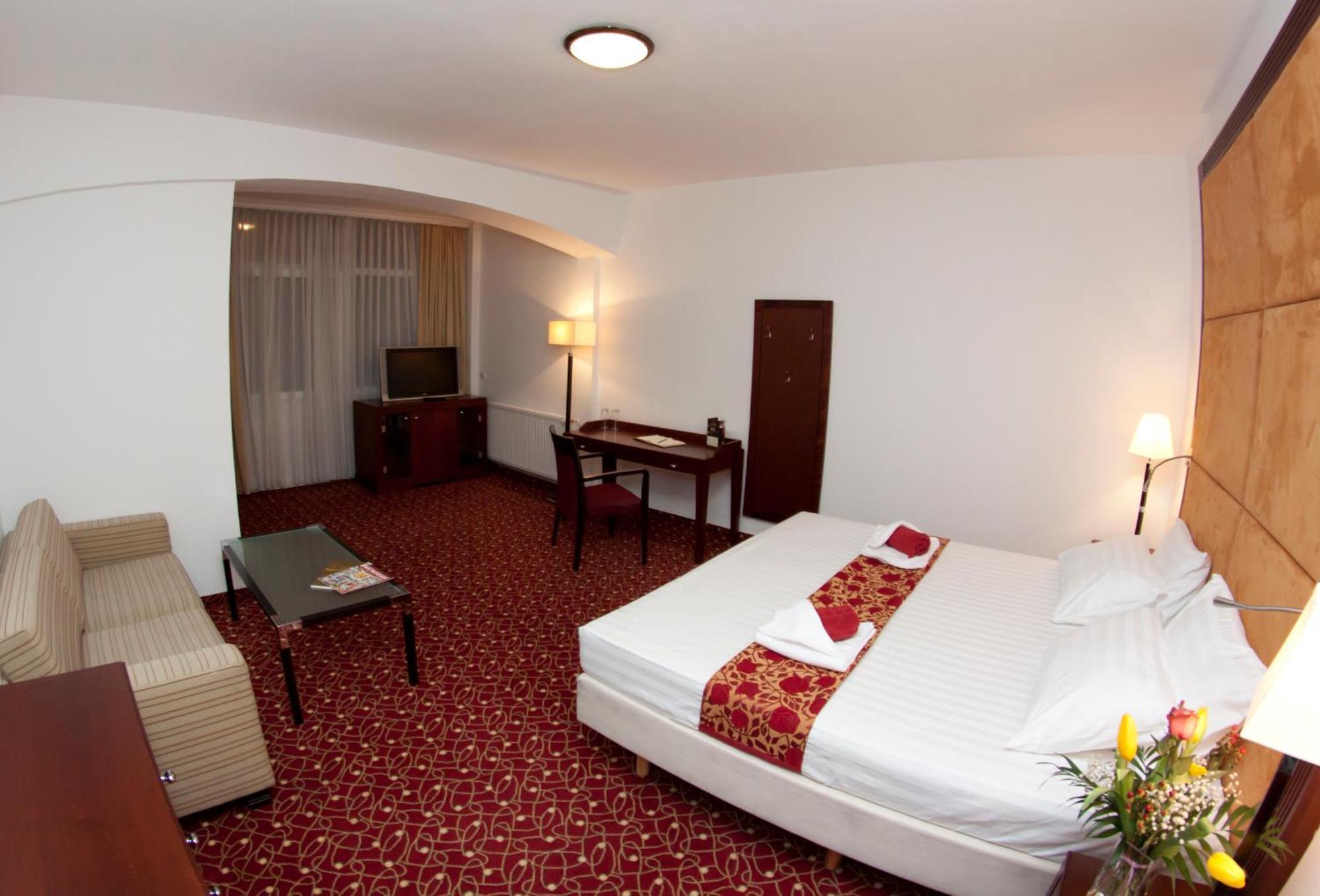 Hotel Visconti Militari 3*