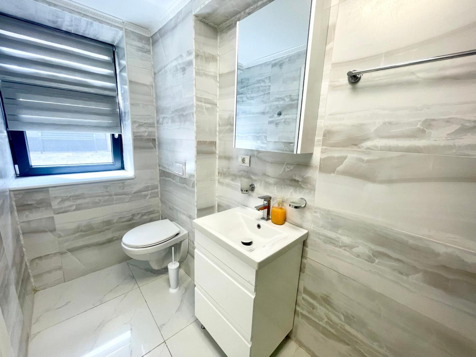 Old Town Retreat No 8 - - Half Ground Level With Windows - Demisol Apartament *
