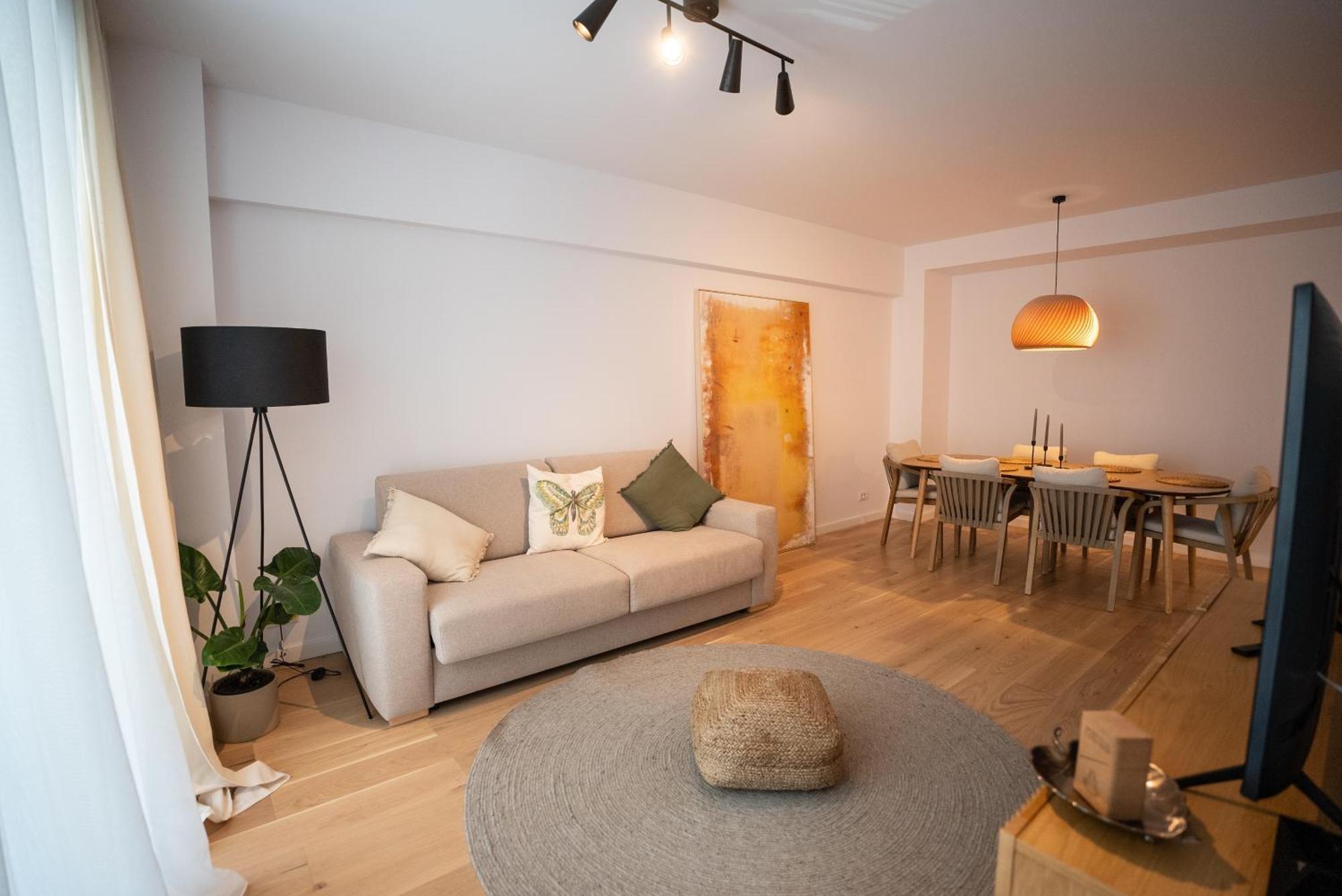 Apartment The Level Sanctuary: Free Parking & Netflix Bucharest