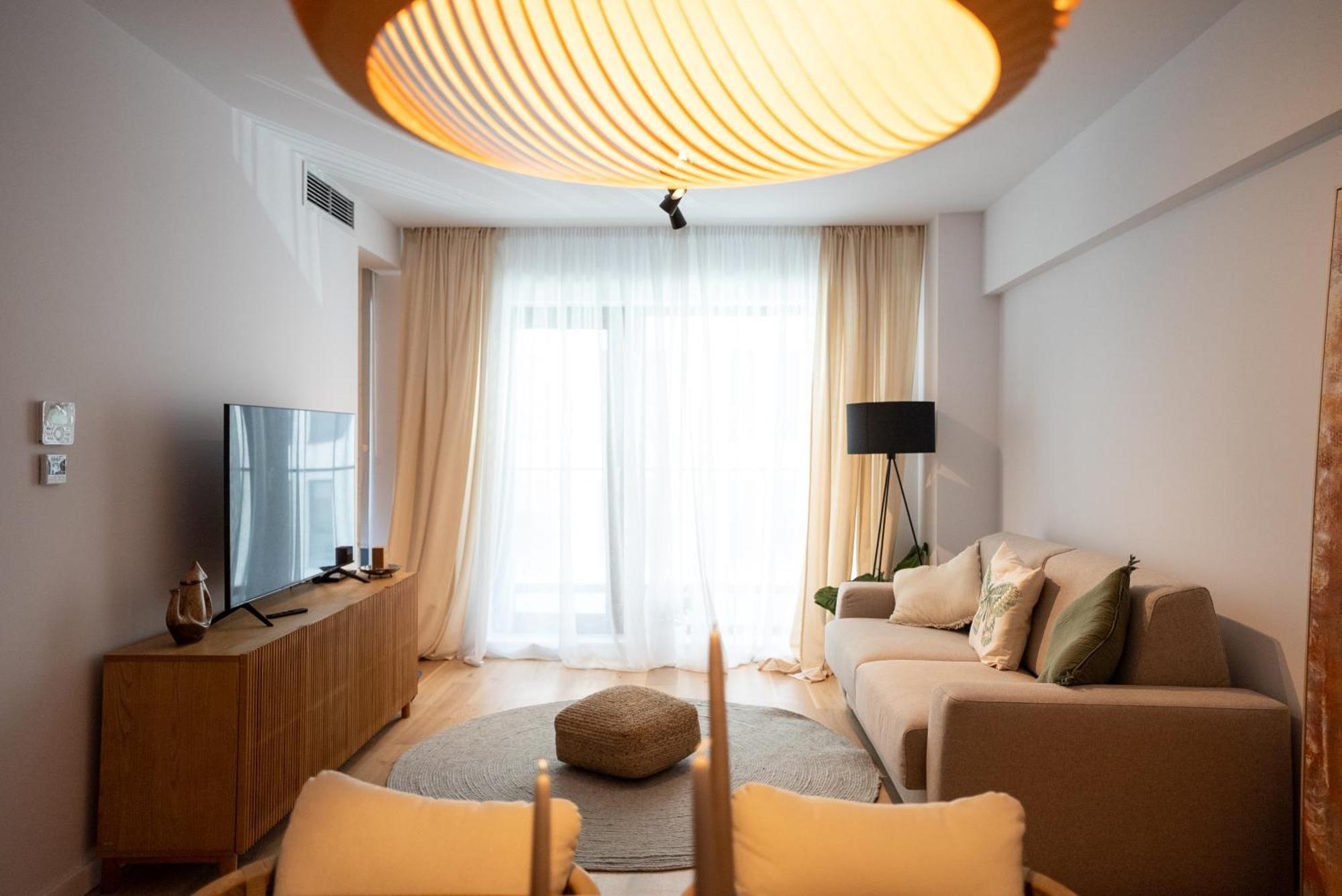 The Level Sanctuary: Free Parking & Netflix Apartment *