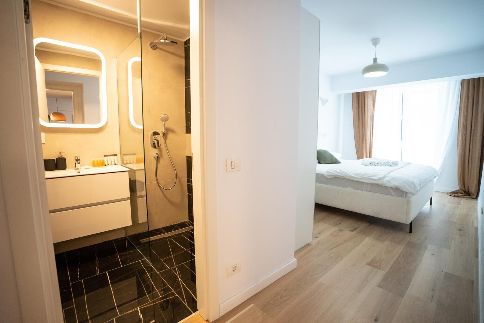 The Level Sanctuary: Free Parking & Netflix Apartment *