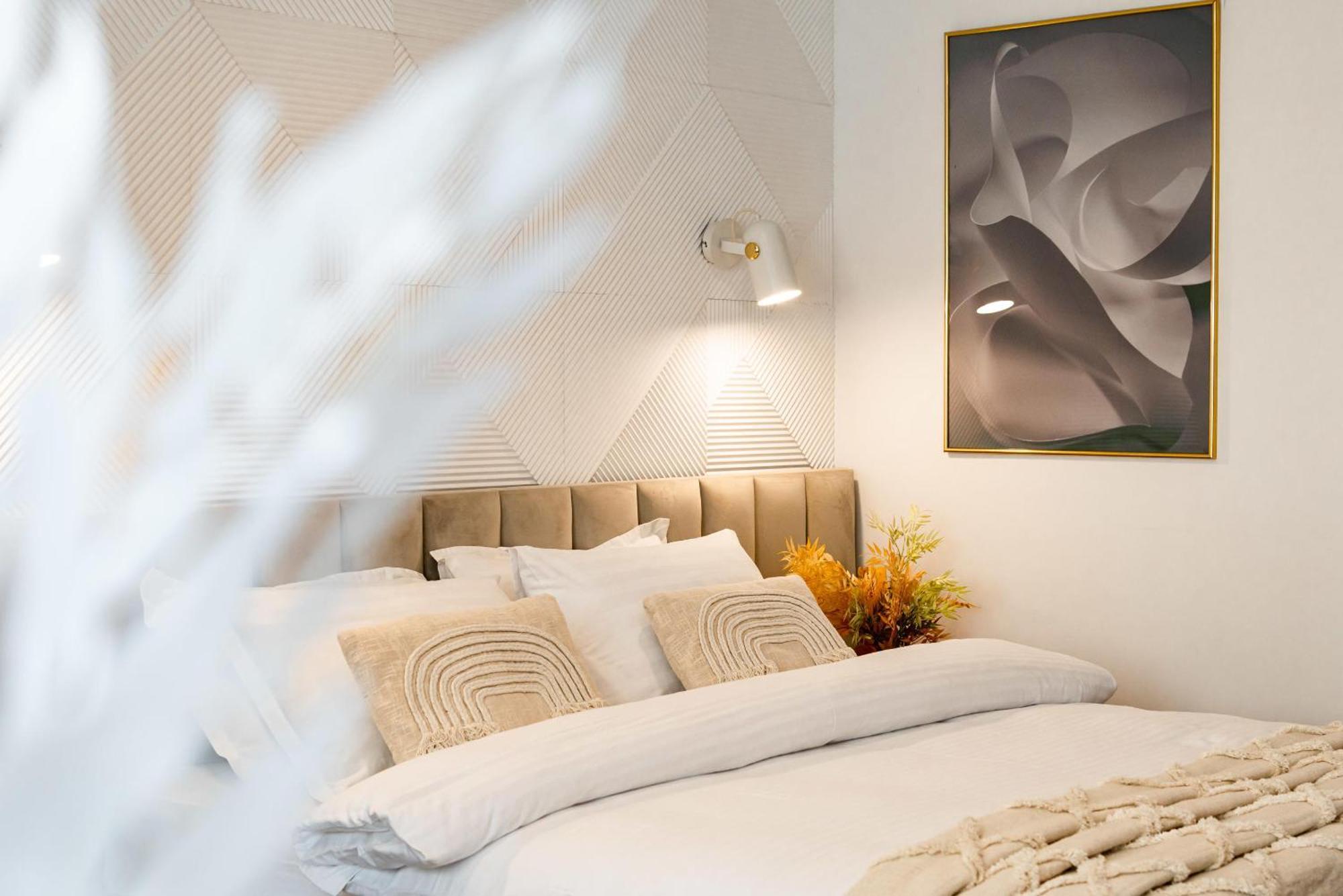 Piata Natiunilor Unite Studios: Where Style Meets Bucharest's Pulse Bucareste