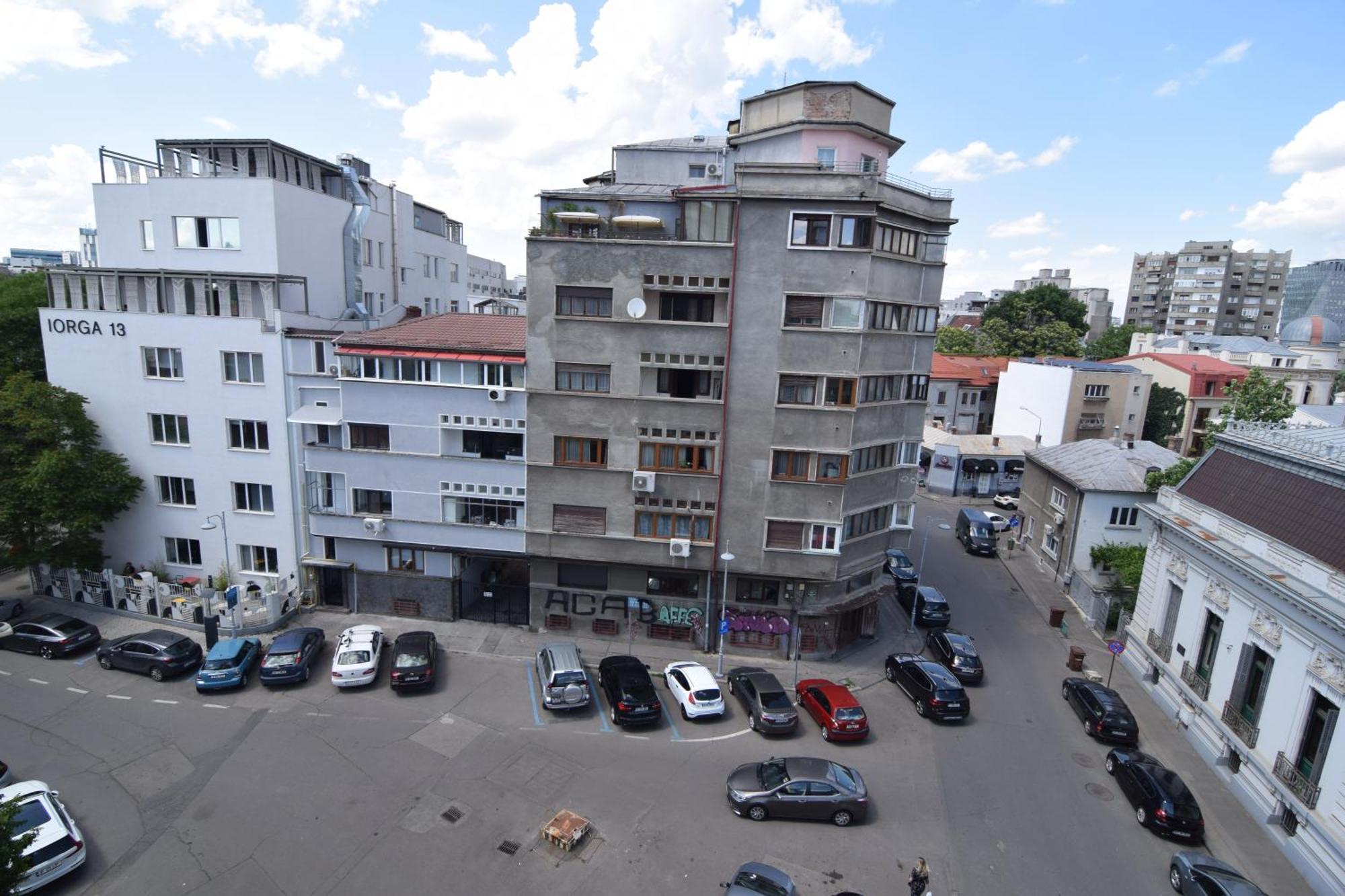 In The Center Of Apartment *