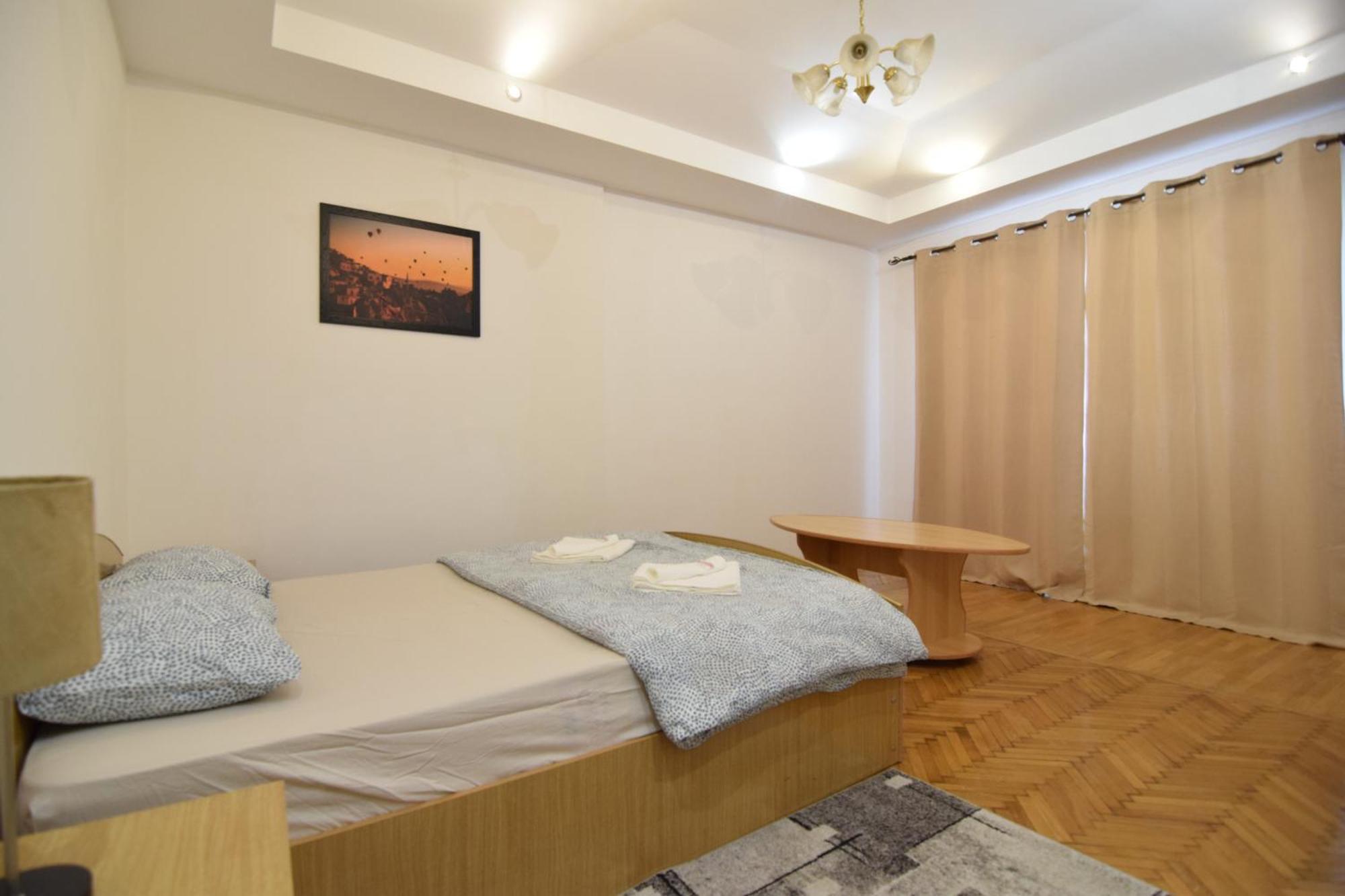 Over The Apartamento