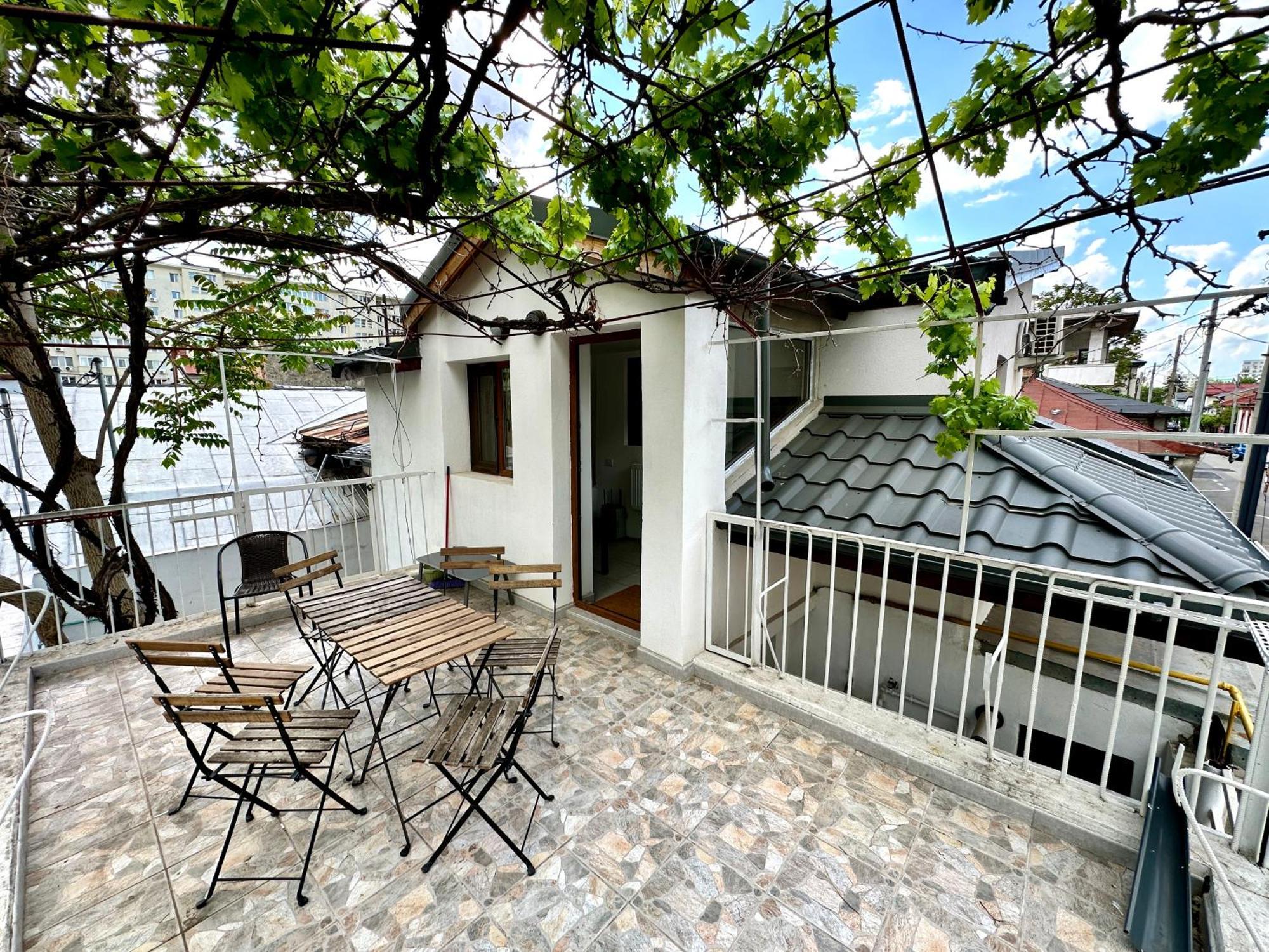 Interbelic House With Courtyard And Terrace Villa *