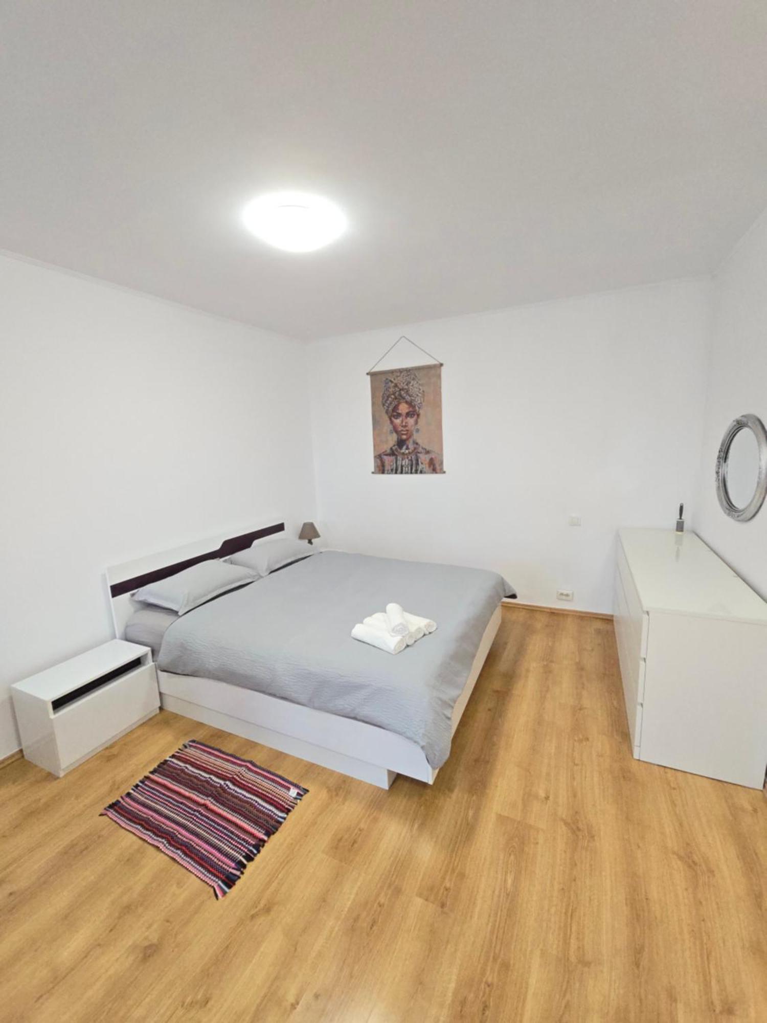 Sunrise - Lake&park View- Underground Parking Apartament