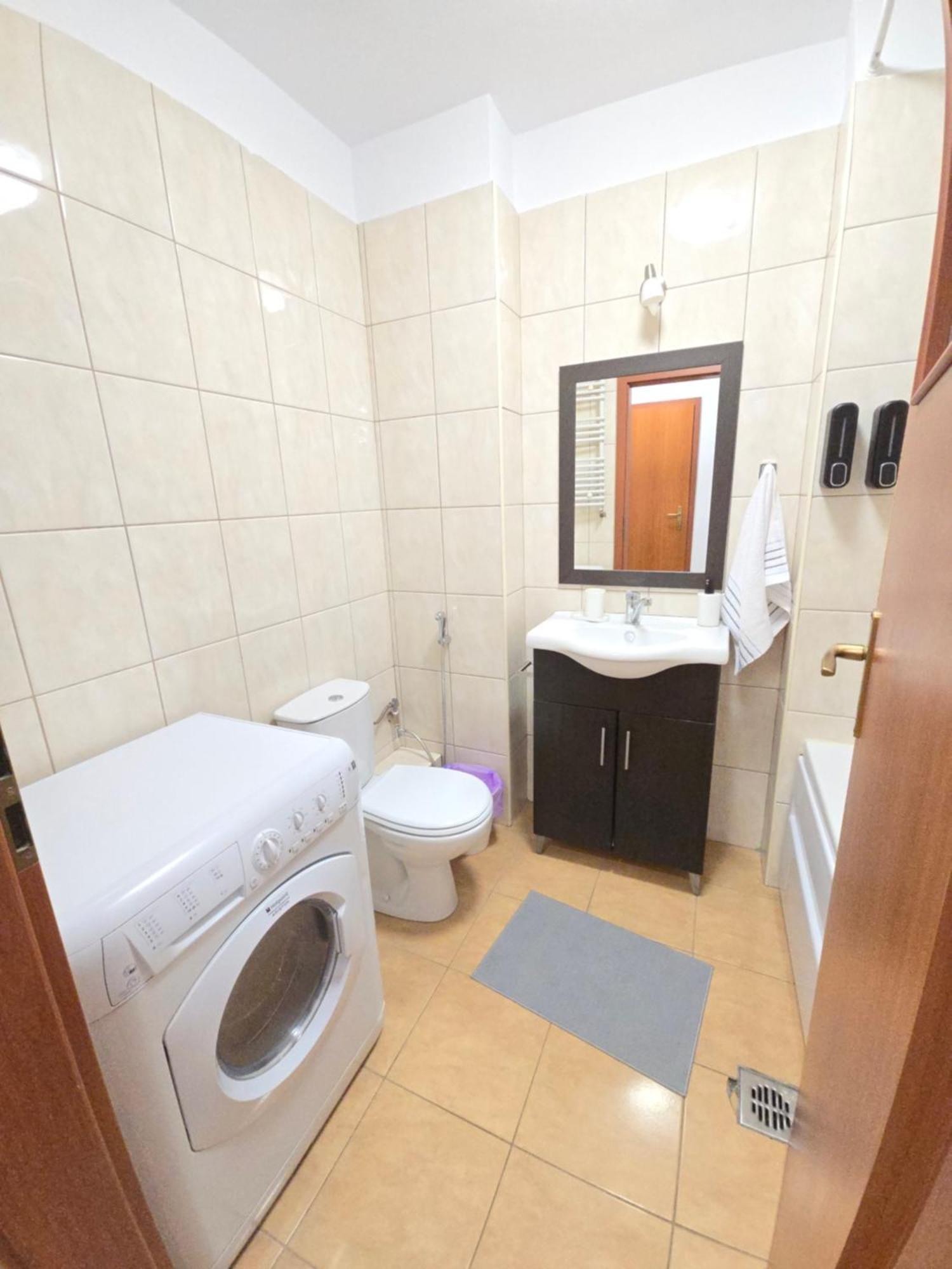 Sunrise - Lake&park View- Underground Parking Apartament *