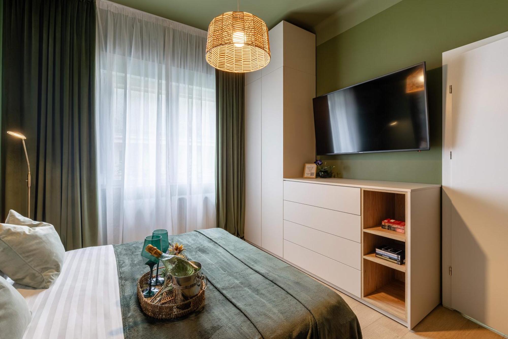Cismigiu Park - Gorgeous 1br Sanctuary *