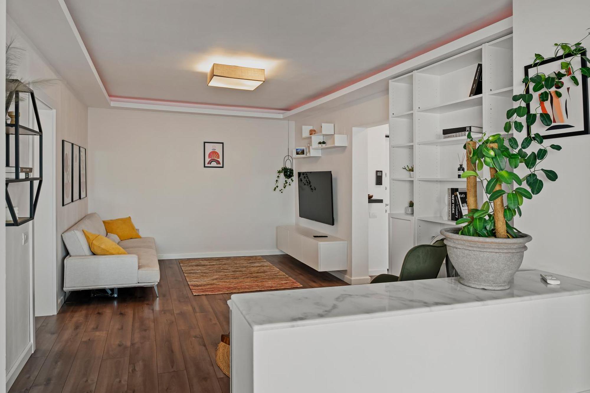 Parliament Retreat - Urban Hideaway