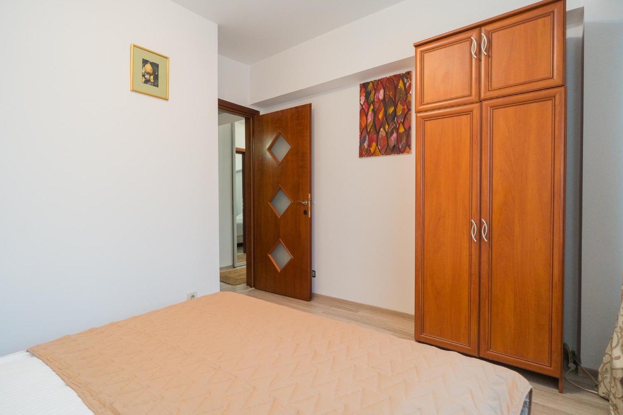Spacious Near City Center * Bucureşti
