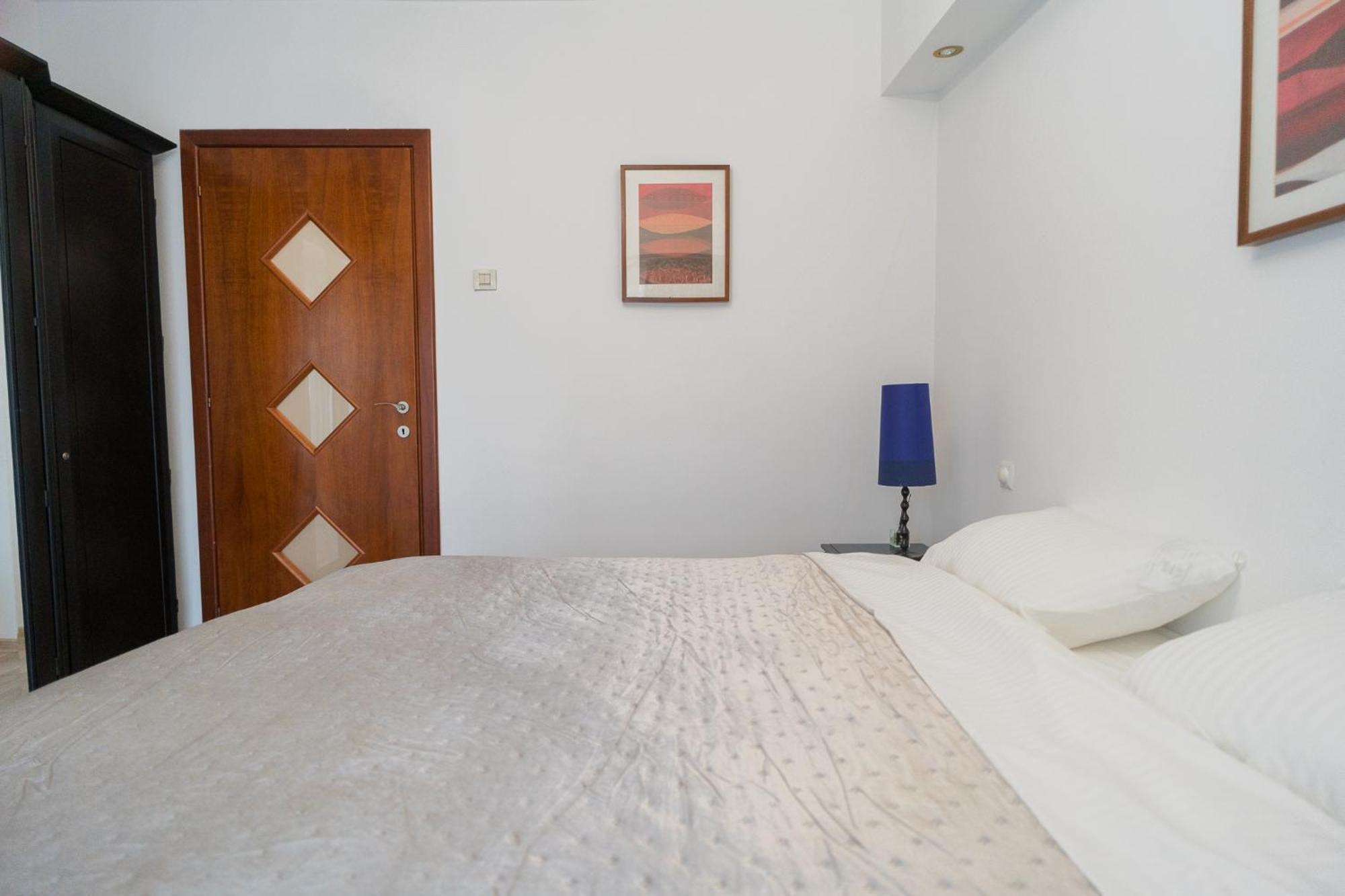 Spacious Near City Center