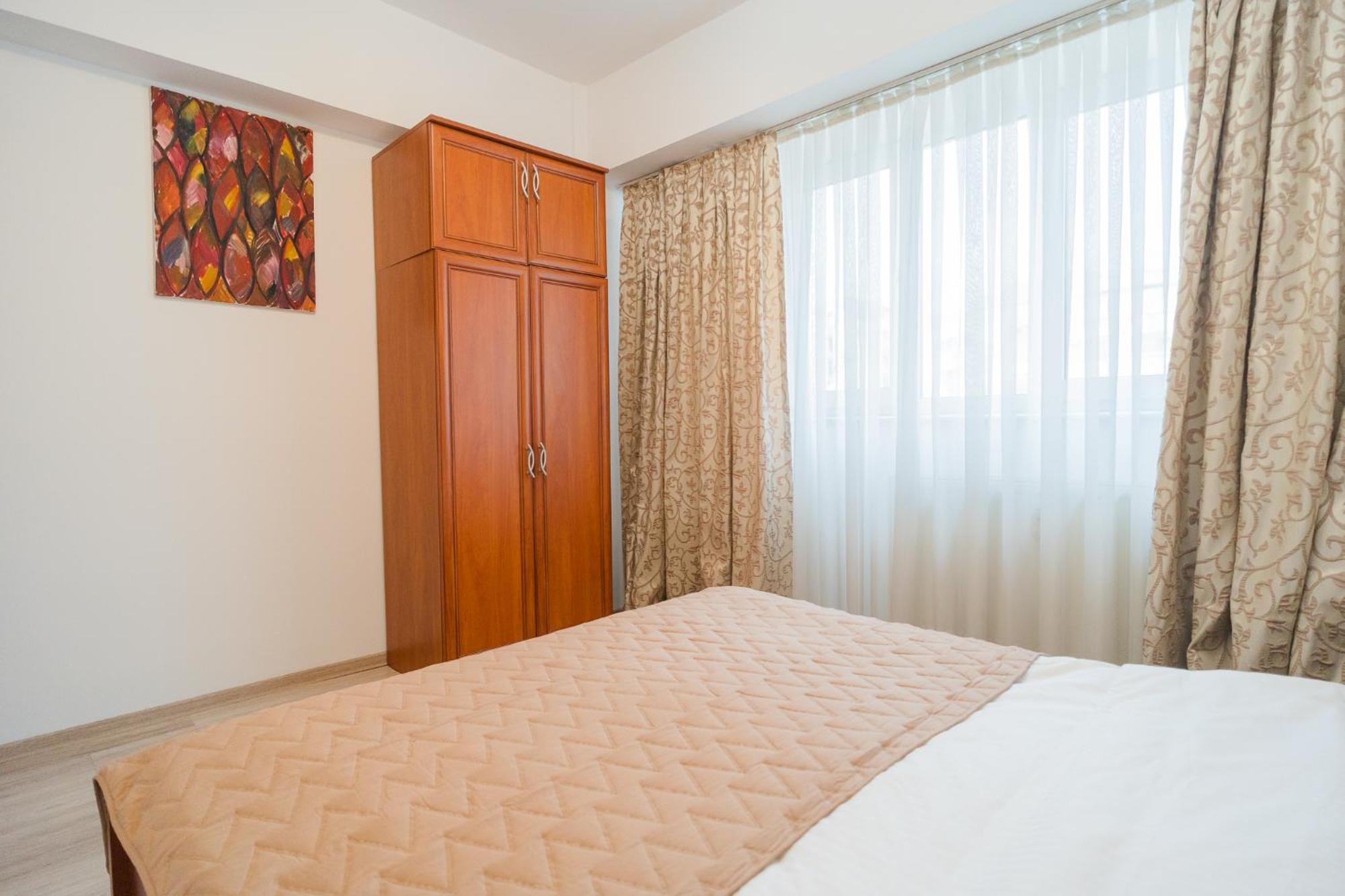 Spacious Near City Center
