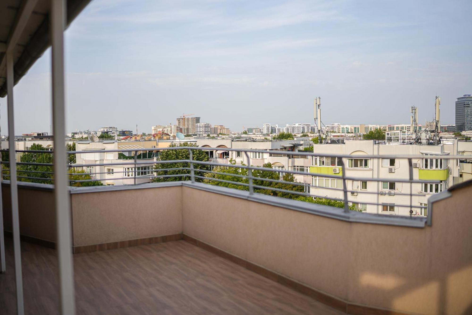 Penthouse With Huge Rooftop Terrace & View Apartment Bucharest