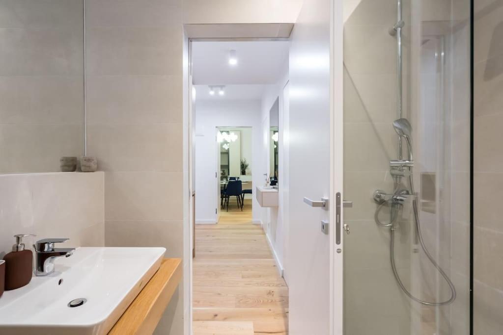 Soft Cloud 1br In Business Area Apartment Bucharest
