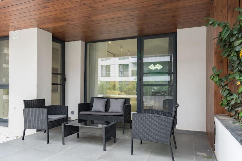 Soft Cloud 1br In Business Area