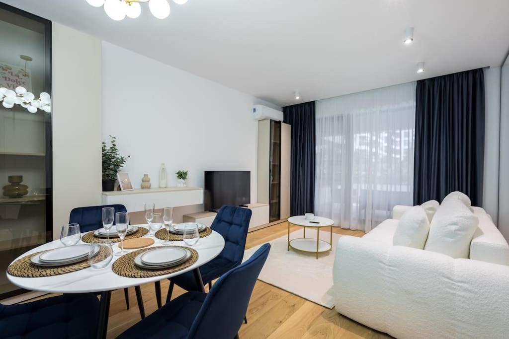 Soft Cloud 1br In Business Area