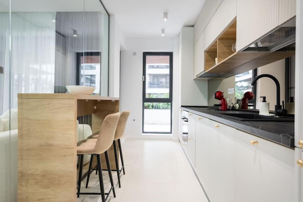 Soft Cloud 1br In Business Area Apartment Bucharest