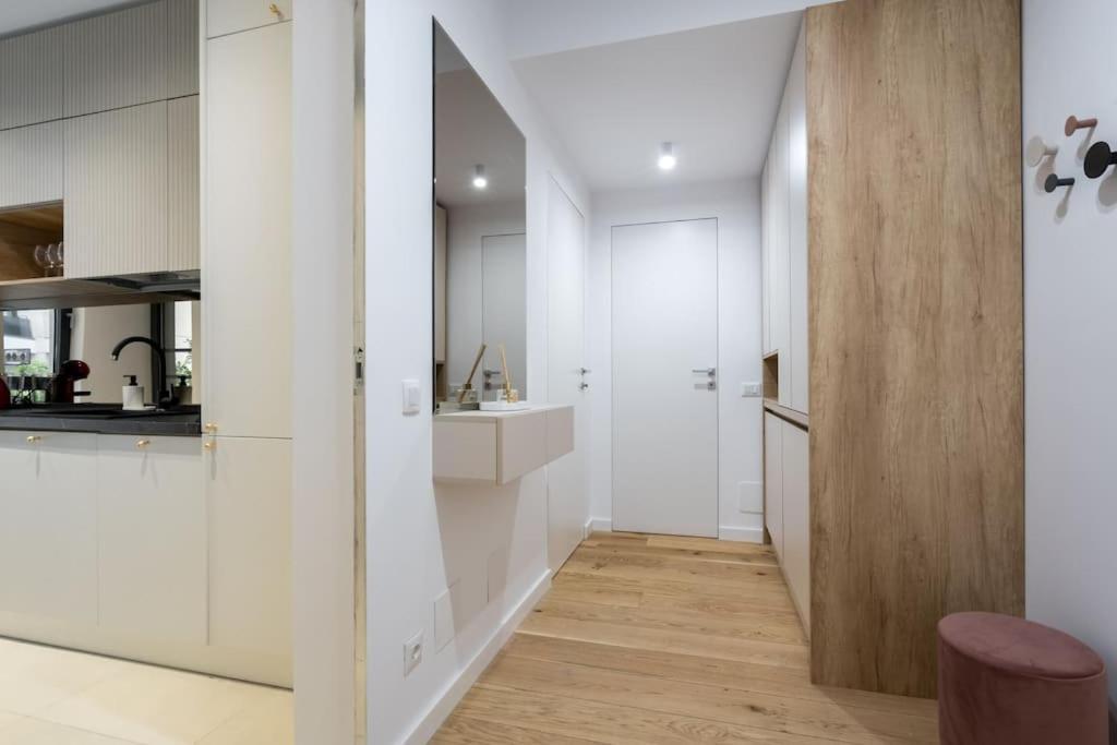 Soft Cloud 1br In Business Area